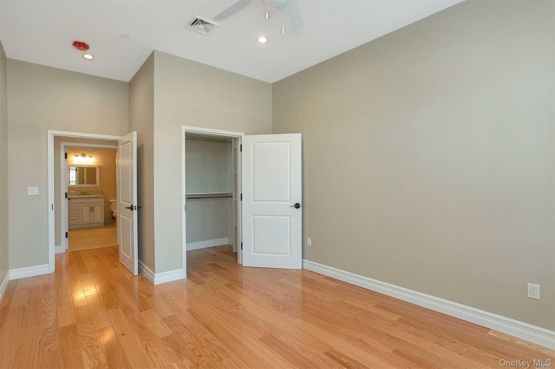 10 Wall Street # 3A, Huntington, NY 11743