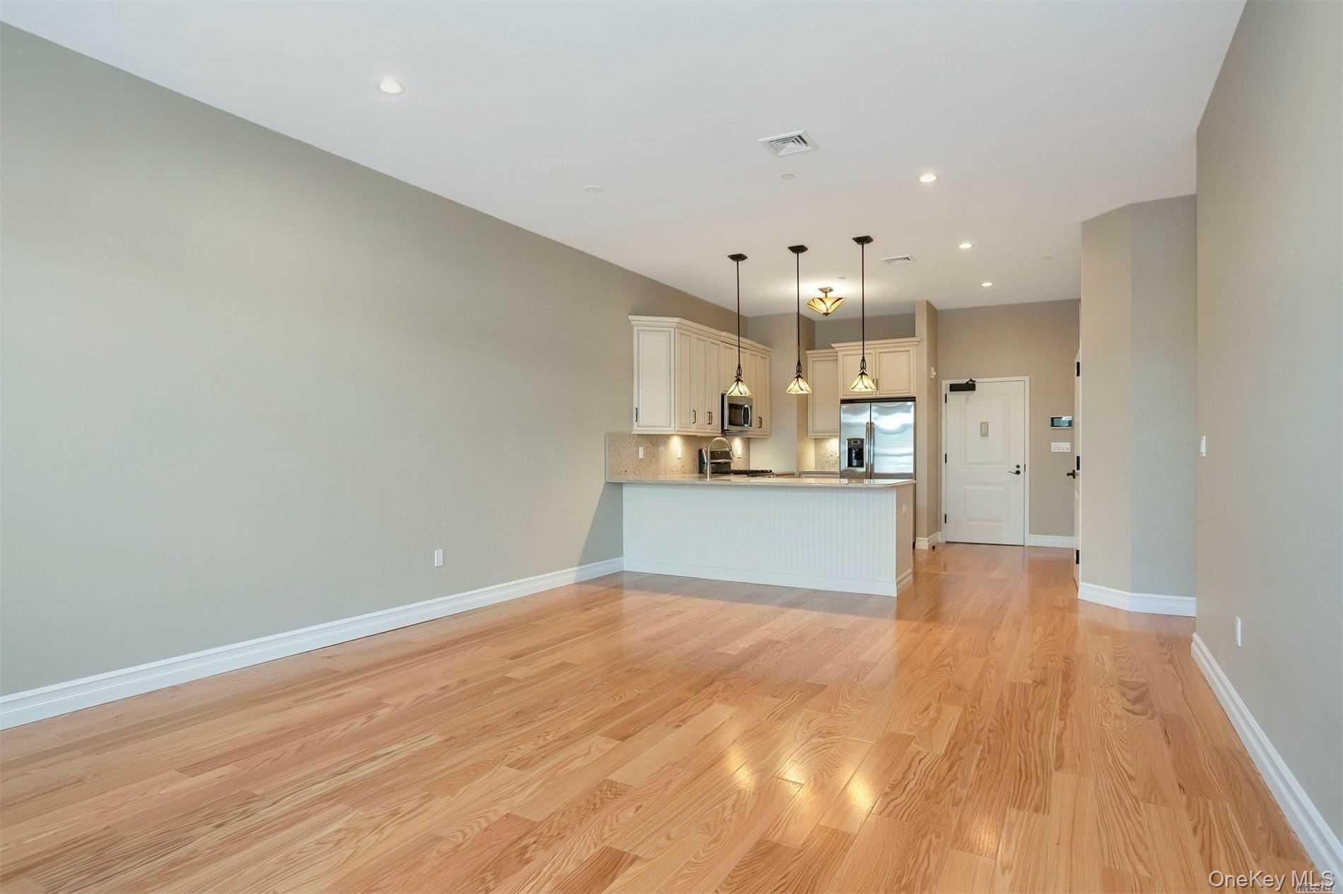 10 Wall Street # 3A, Huntington, NY 11743