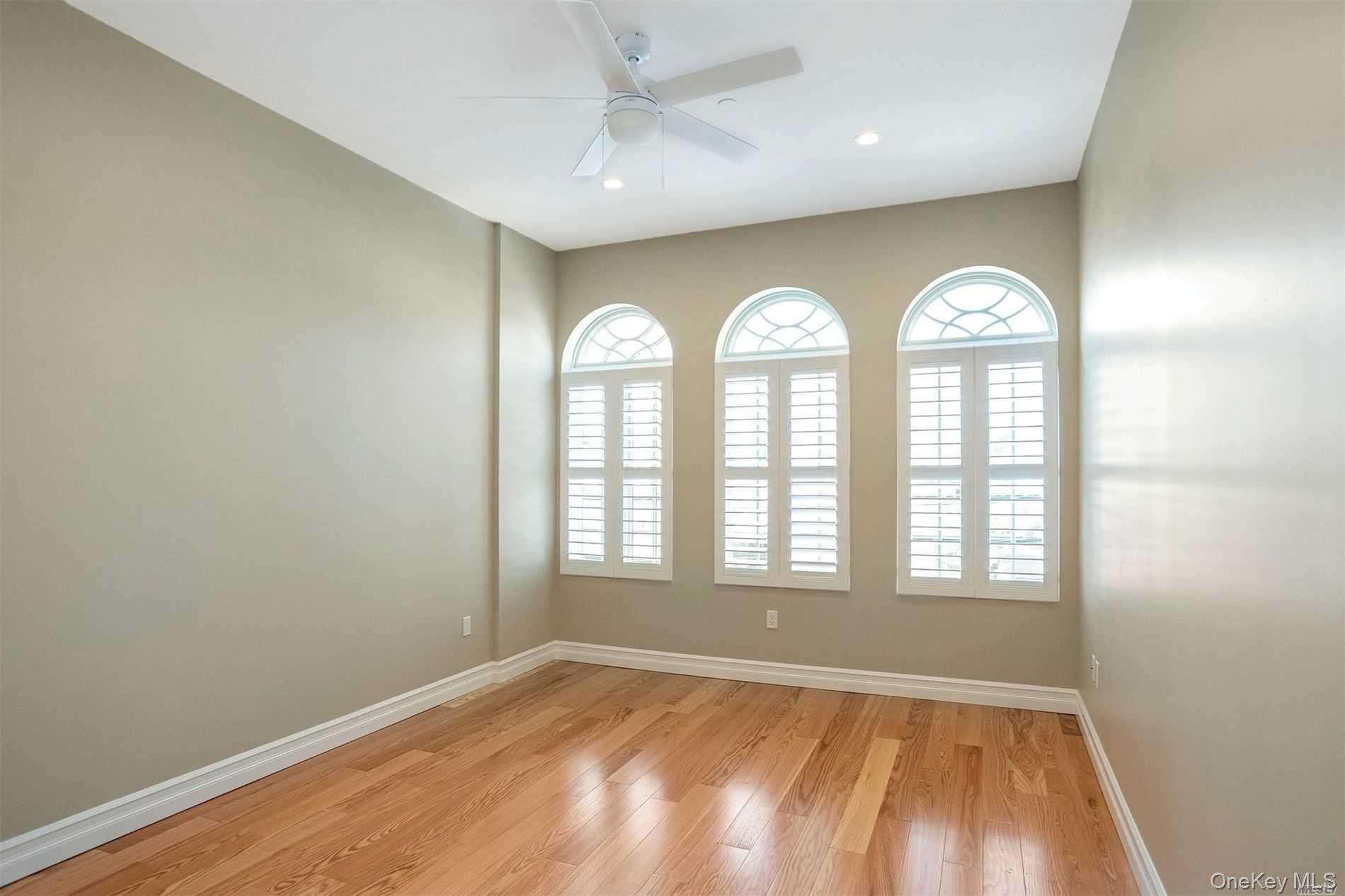 10 Wall Street # 3A, Huntington, NY 11743