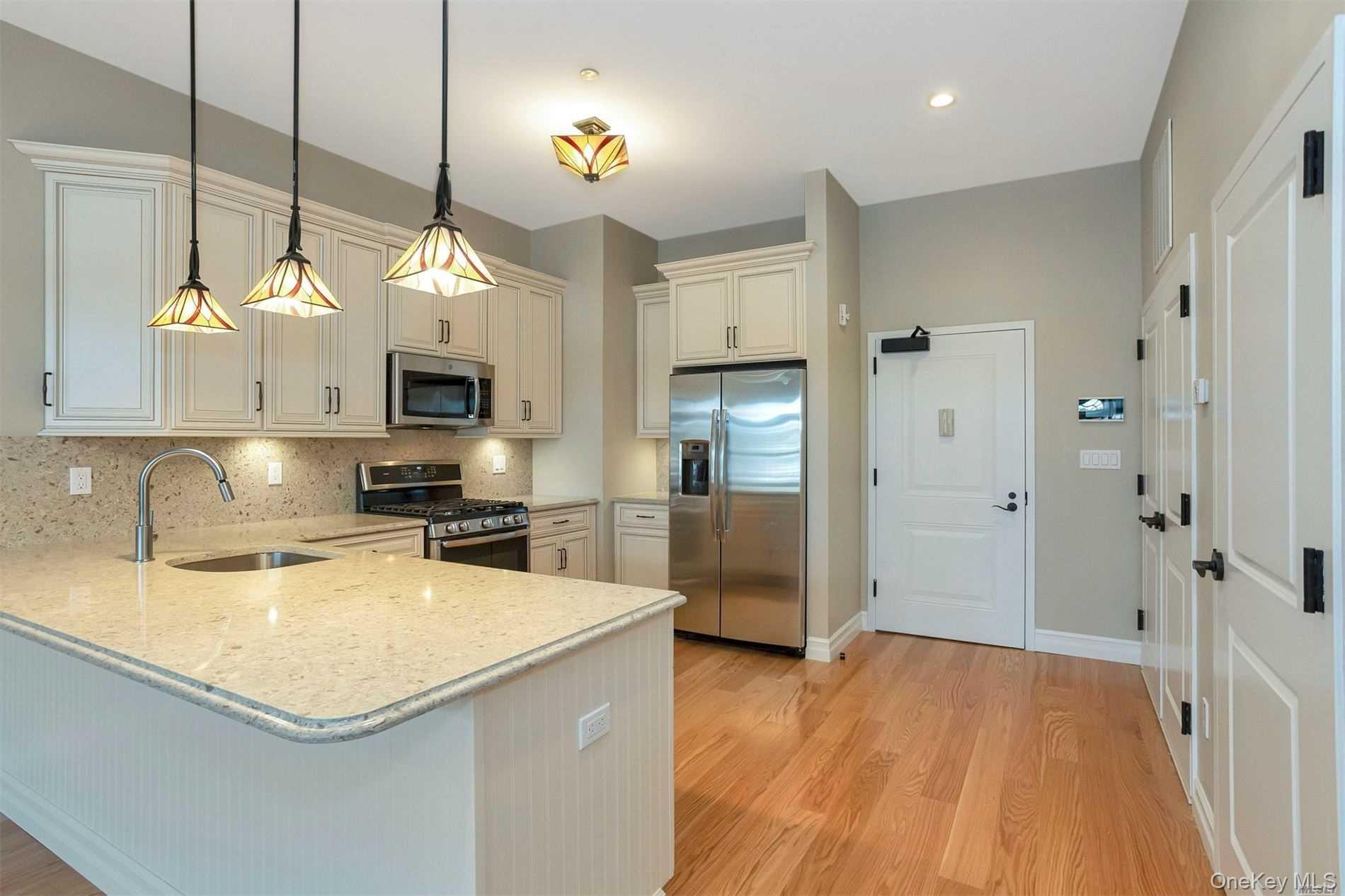 10 Wall Street # 3A, Huntington, NY 11743