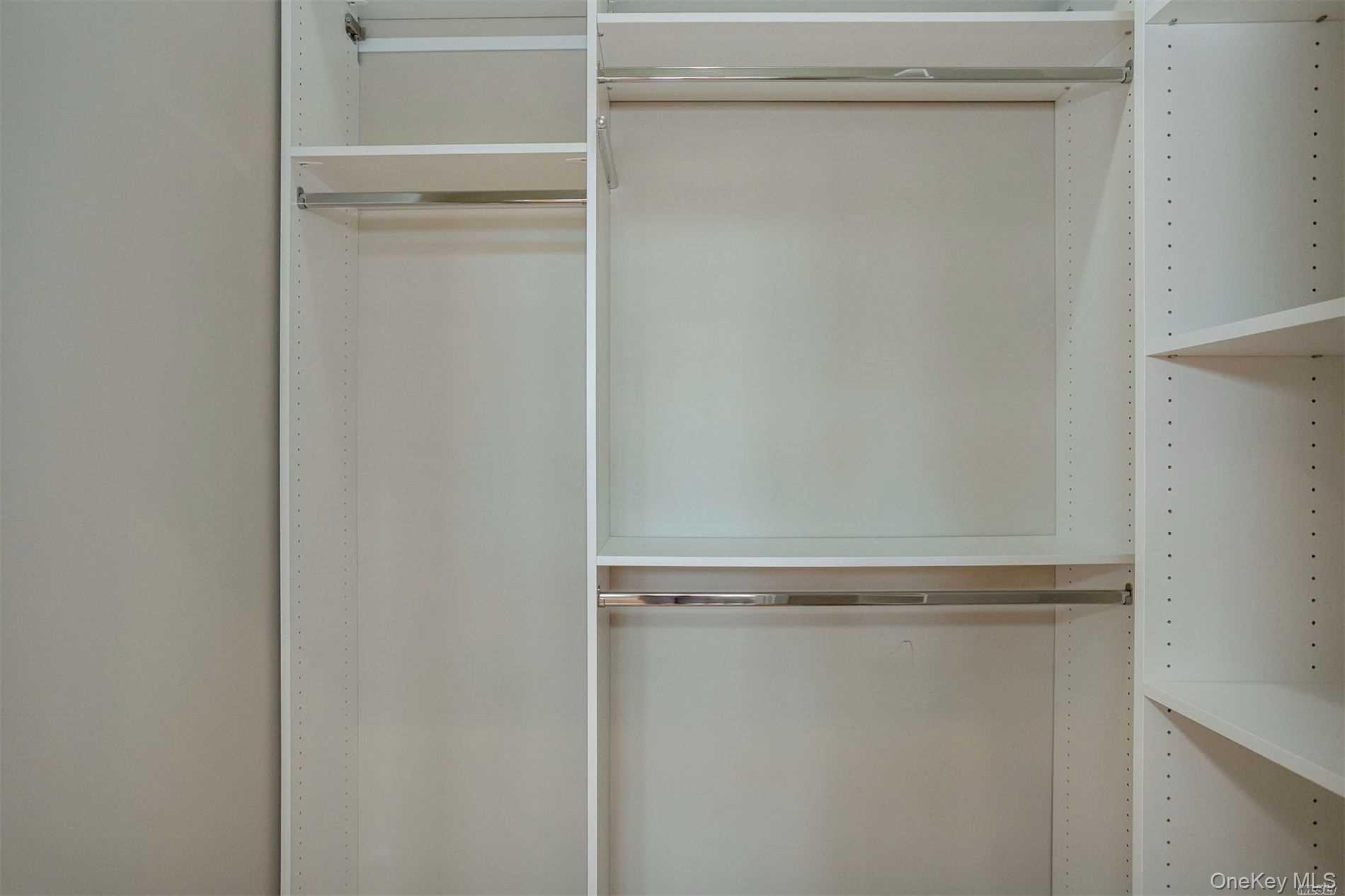 10 Wall Street # 3A, Huntington, NY 11743