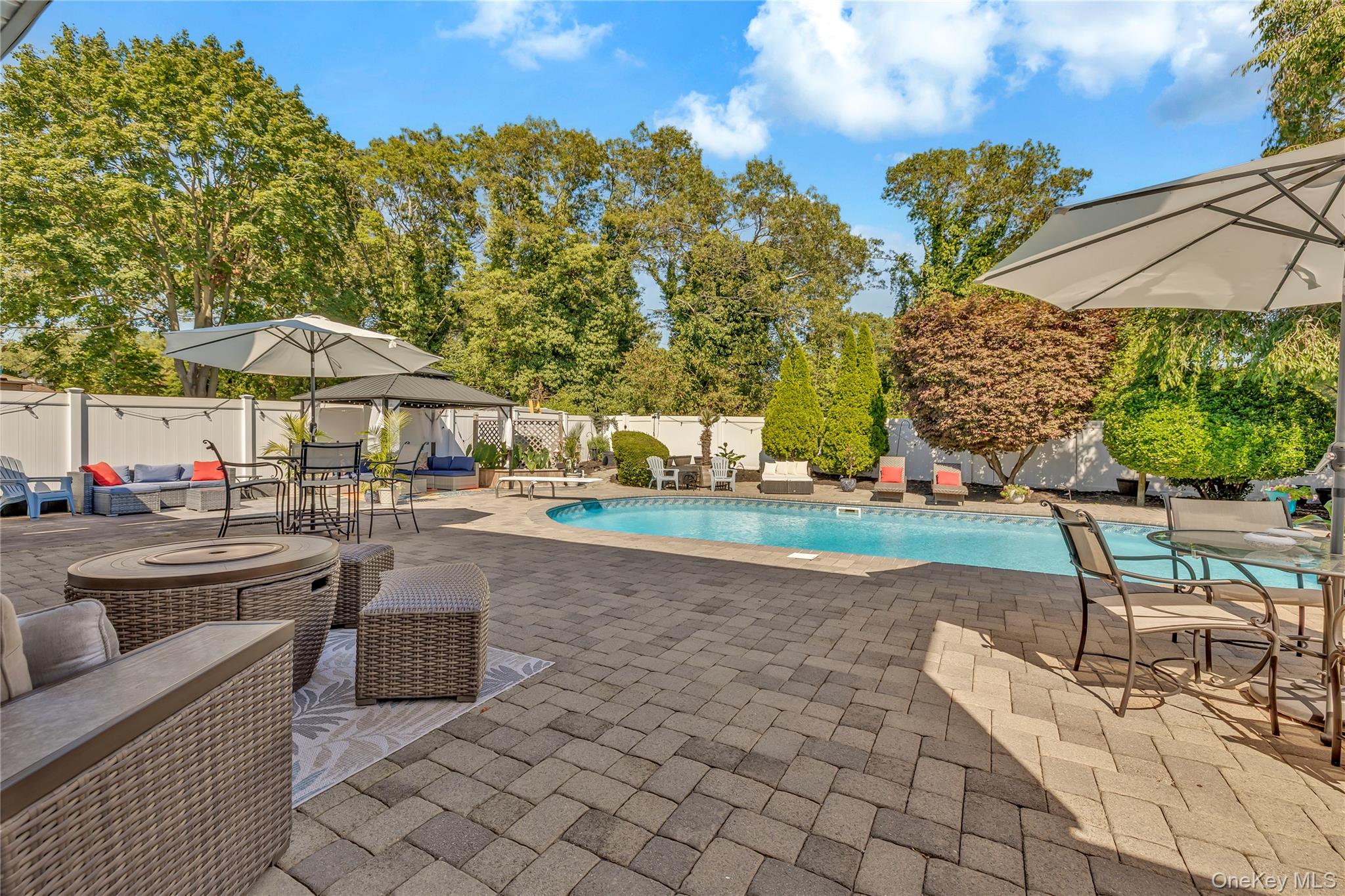 23 Allegheny Drive W, Farmingville, NY 11738