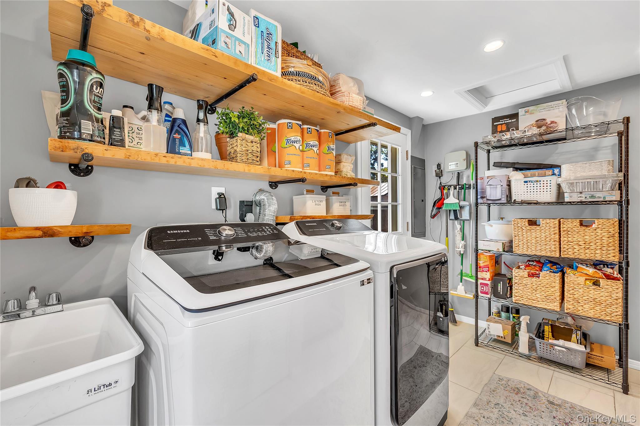 23 Allegheny Drive W, Farmingville, NY 11738