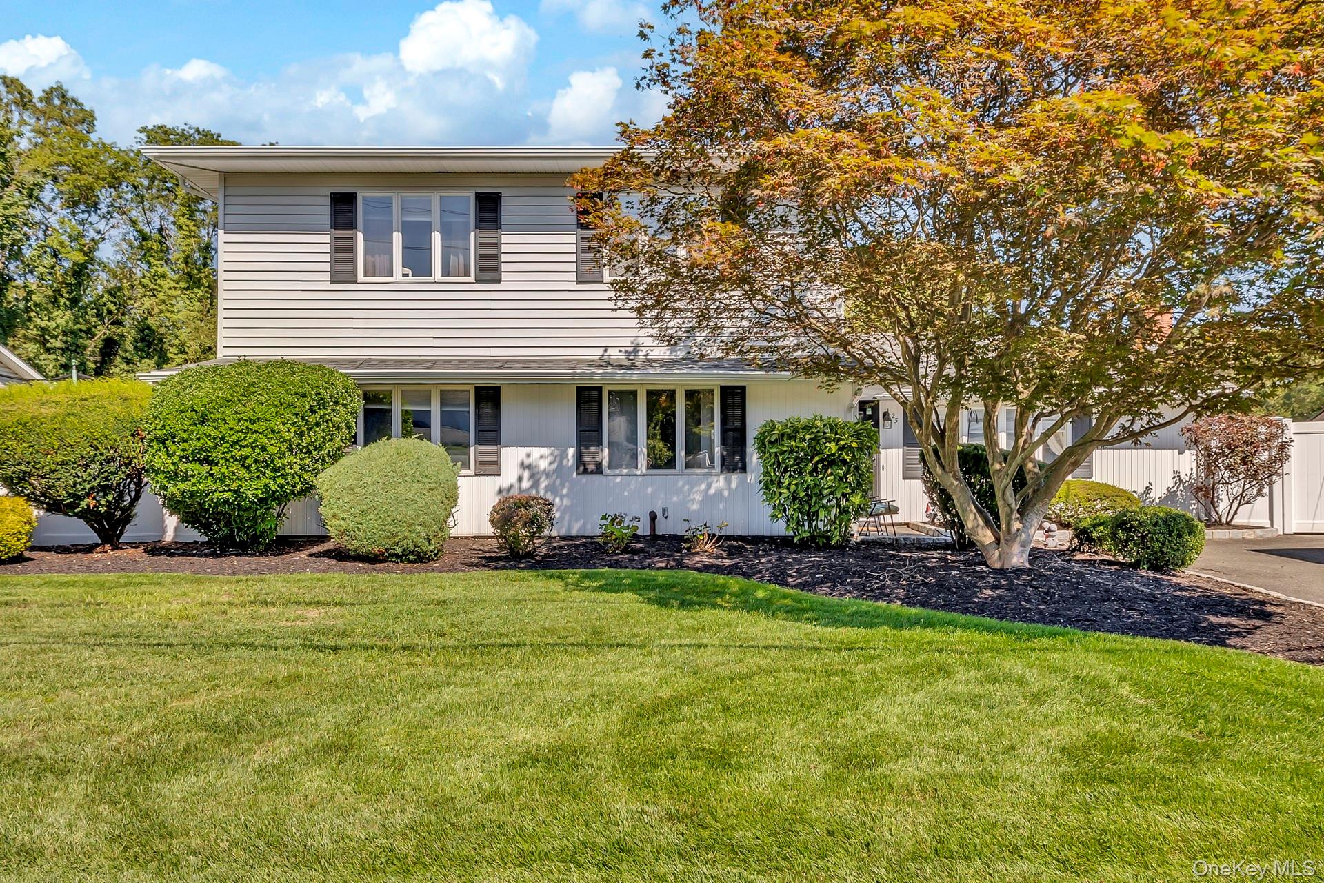 23 Allegheny Drive W, Farmingville, NY 11738