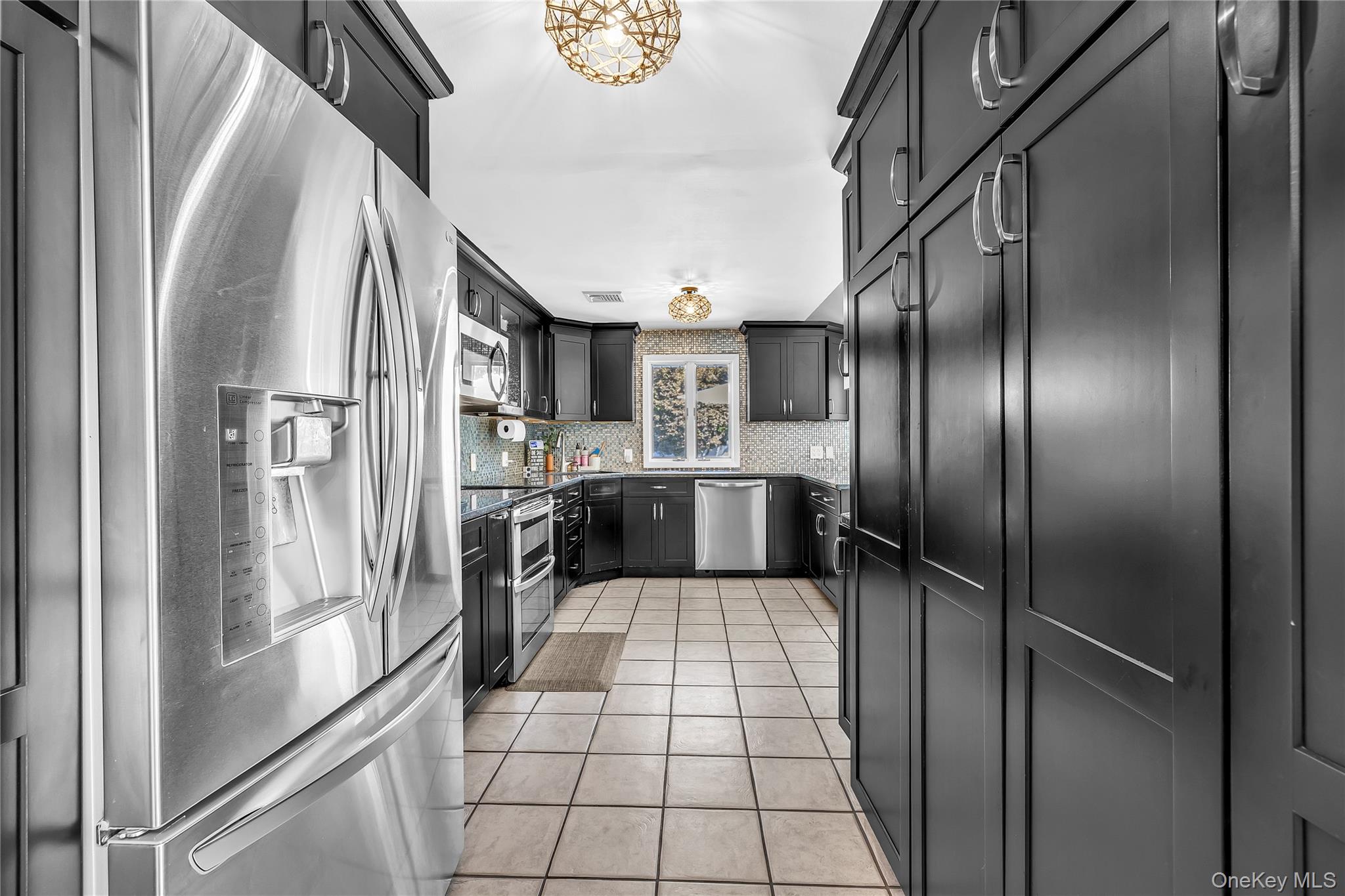 23 Allegheny Drive W, Farmingville, NY 11738