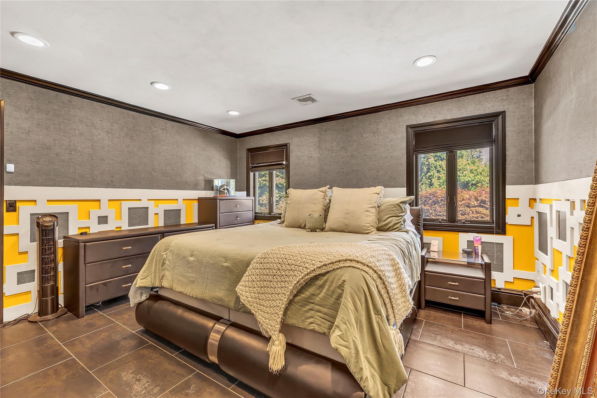 23 Allegheny Drive W, Farmingville, NY 11738