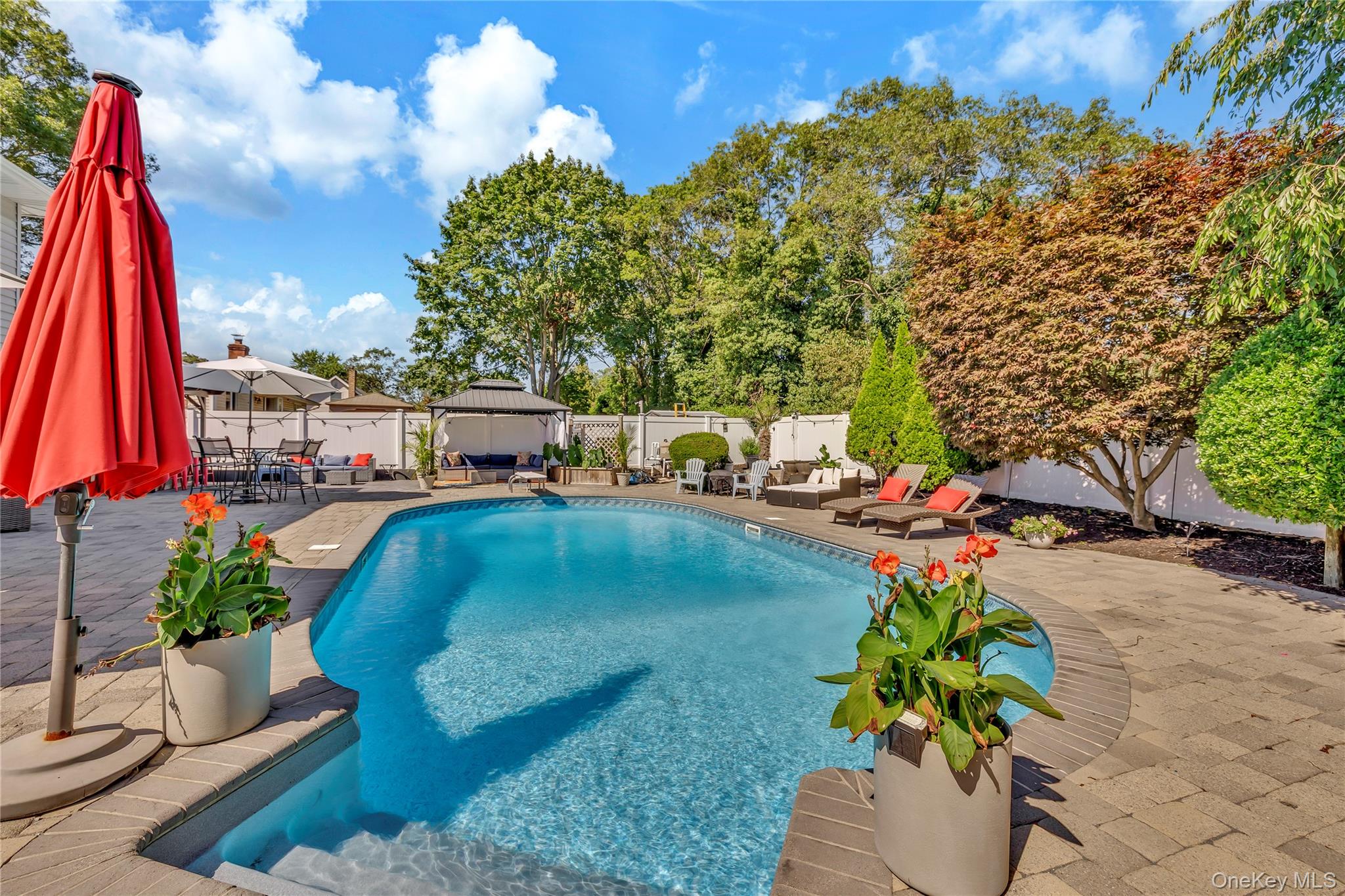 23 Allegheny Drive W, Farmingville, NY 11738