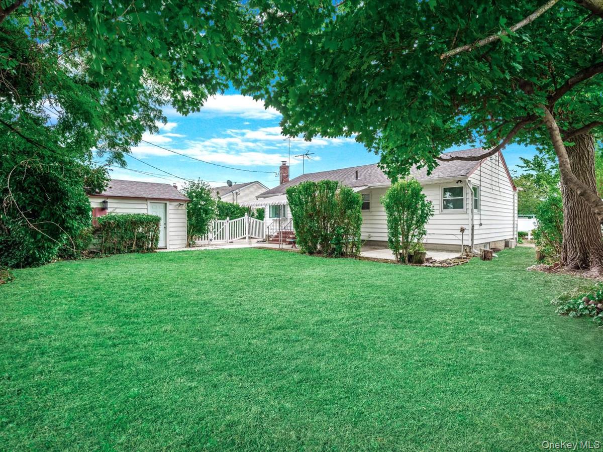 233 Lee Avenue, Hicksville, NY 11801