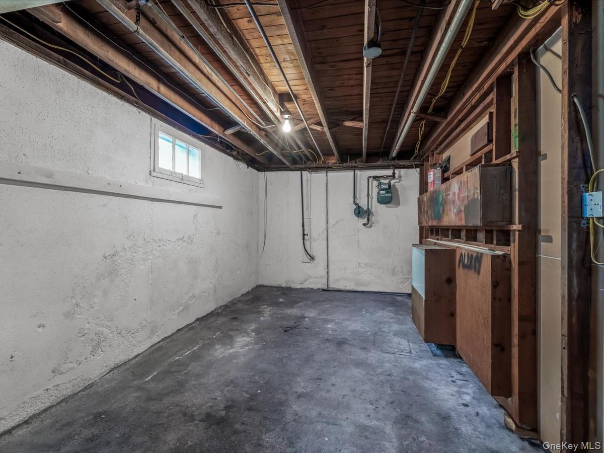 233 Lee Avenue, Hicksville, NY 11801