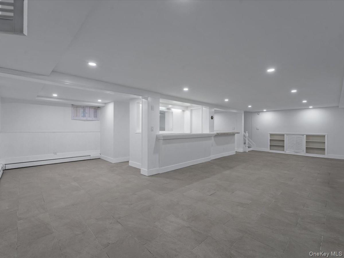 233 Lee Avenue, Hicksville, NY 11801