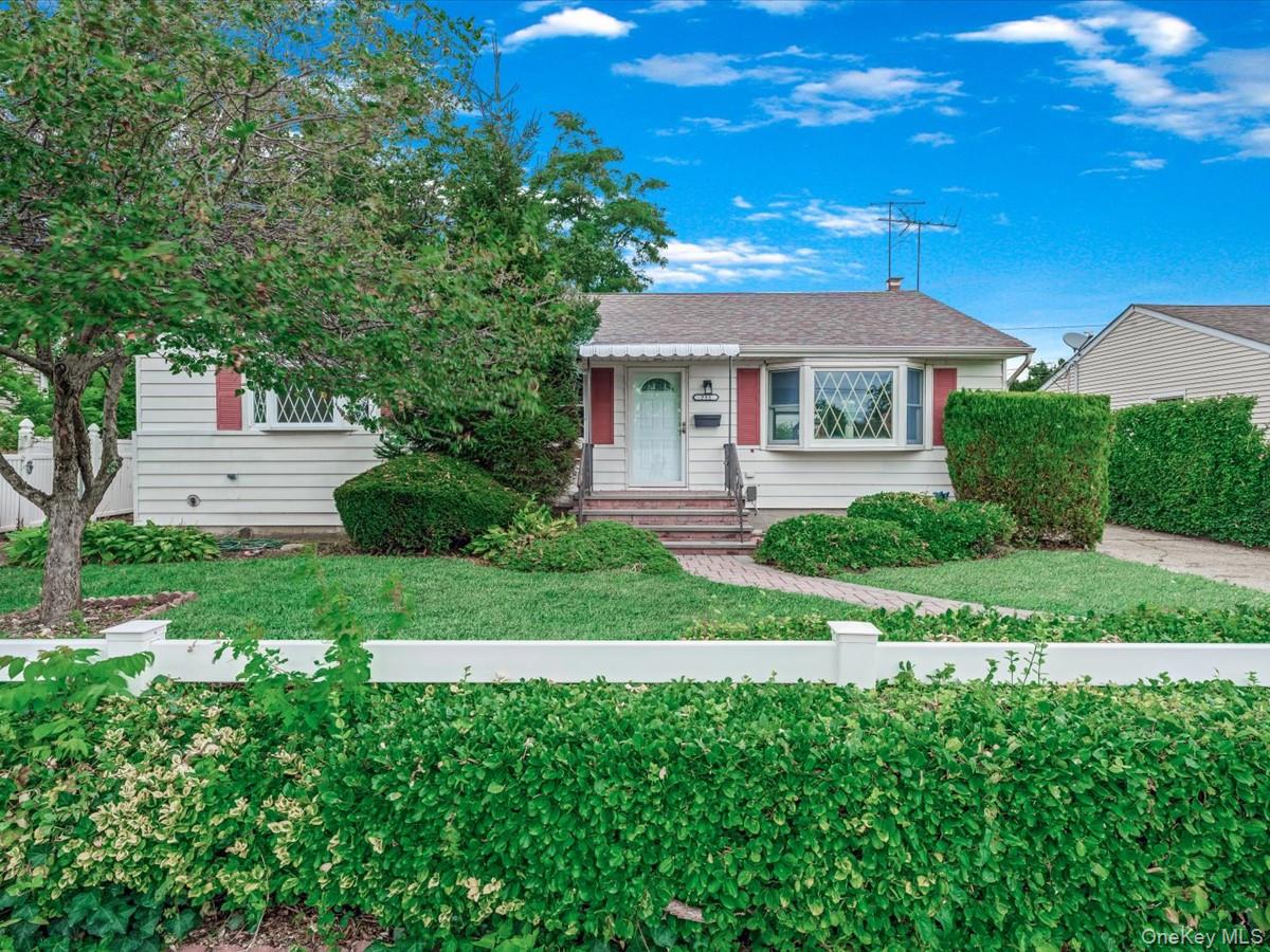 233 Lee Avenue, Hicksville, NY 11801