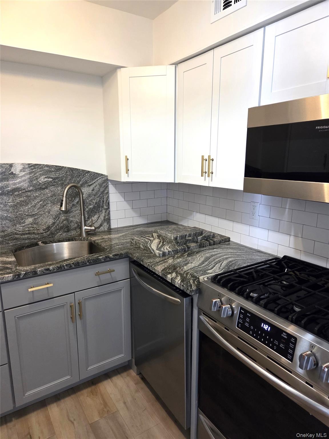 44 Bailey # 44, Middle Island, NY 11953