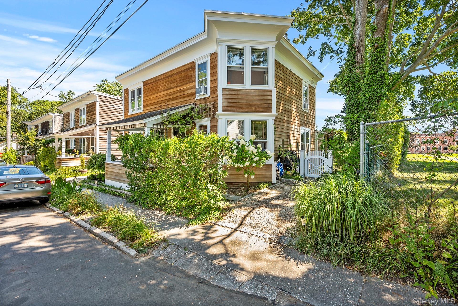 17 Elizabeth # 17, Sag Harbor, NY 11963