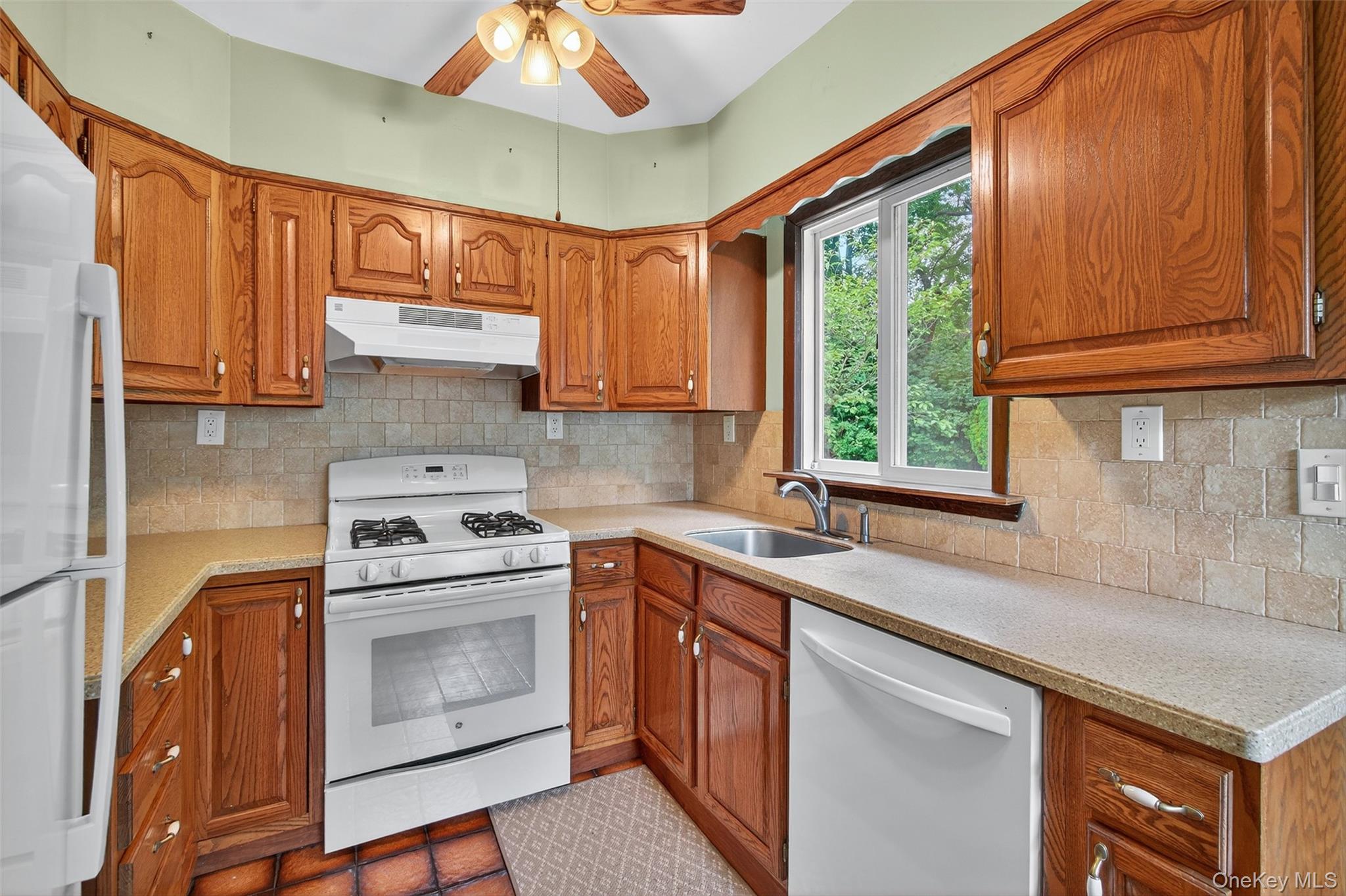 10 Heathcote Road, Carmel, NY 10512