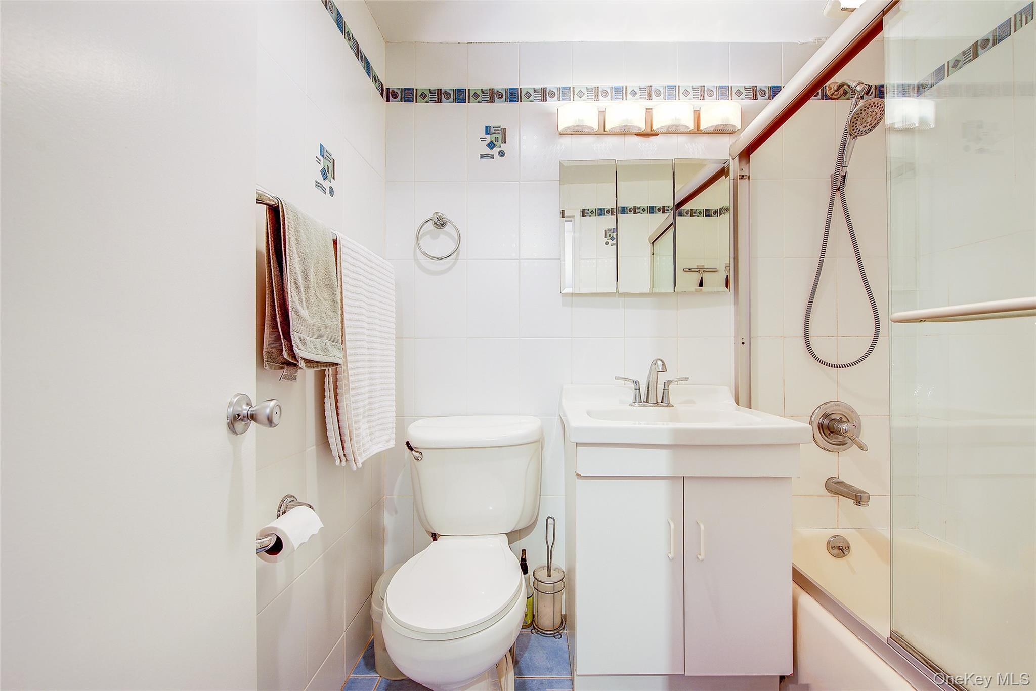 66-36 Yellowstone Boulevard # 17H, Forest Hills, NY 11375