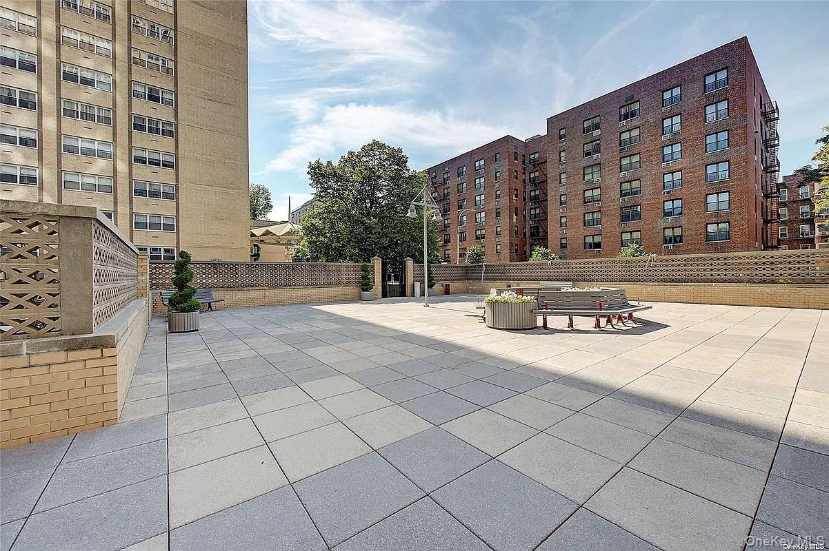 66-36 Yellowstone Boulevard # 17H, Forest Hills, NY 11375