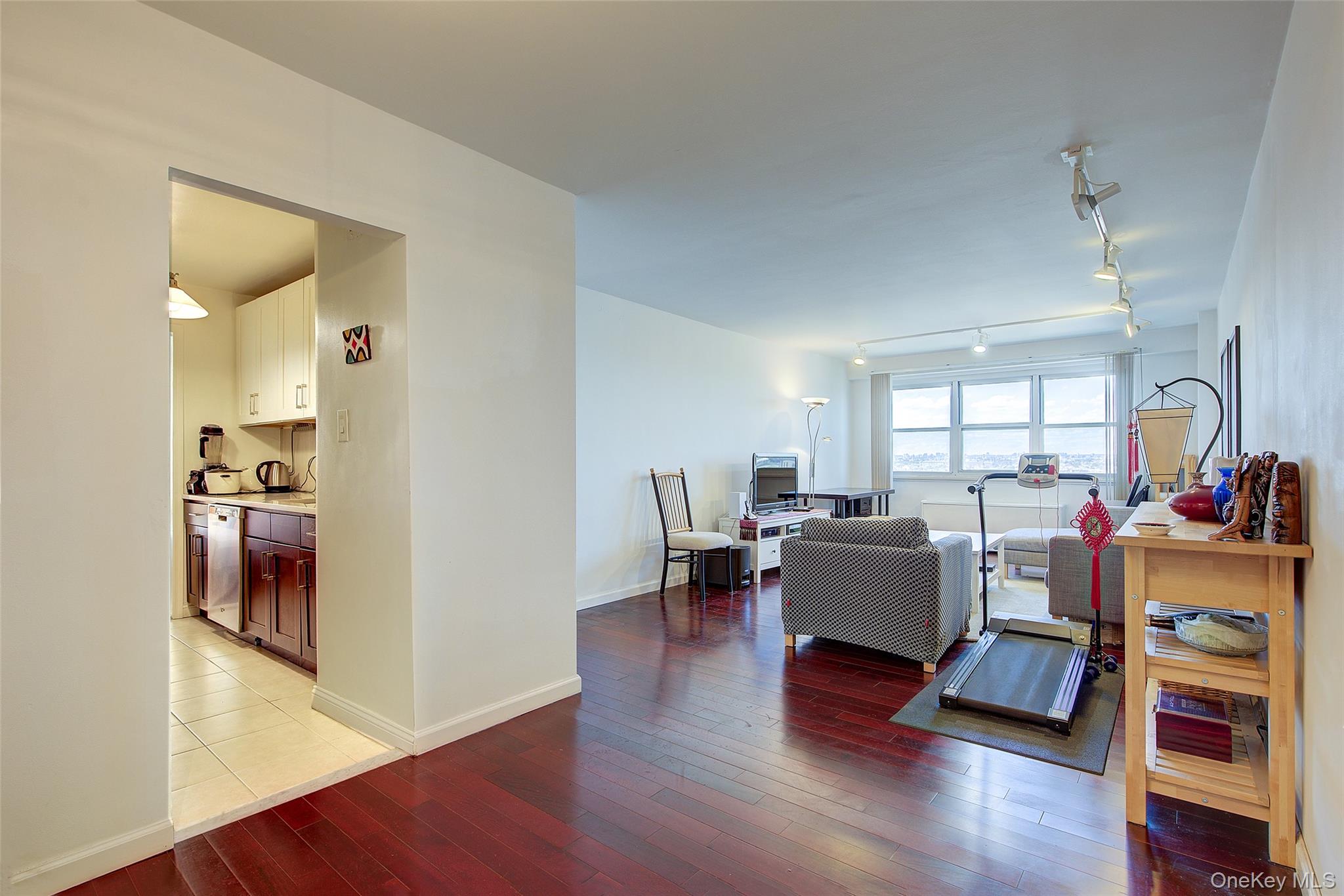 66-36 Yellowstone Boulevard # 17H, Forest Hills, NY 11375