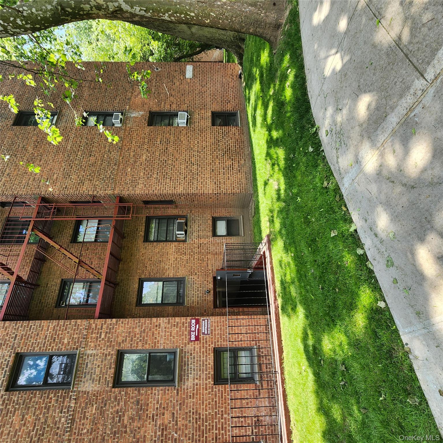 150-25 72 Road # 5K, Kew Garden Hills, NY 11367