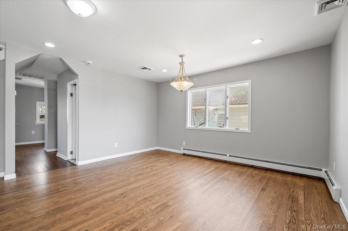 10 Dart Street, East Rockaway, NY 11518