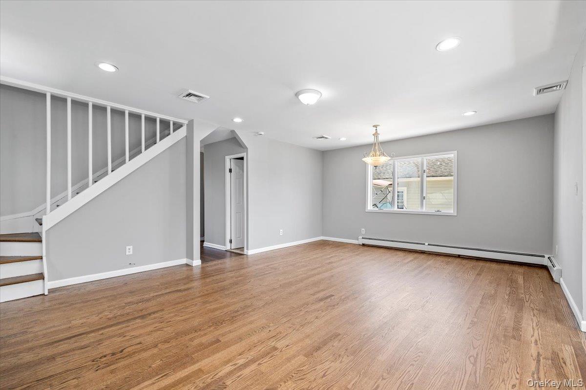 10 Dart Street, East Rockaway, NY 11518