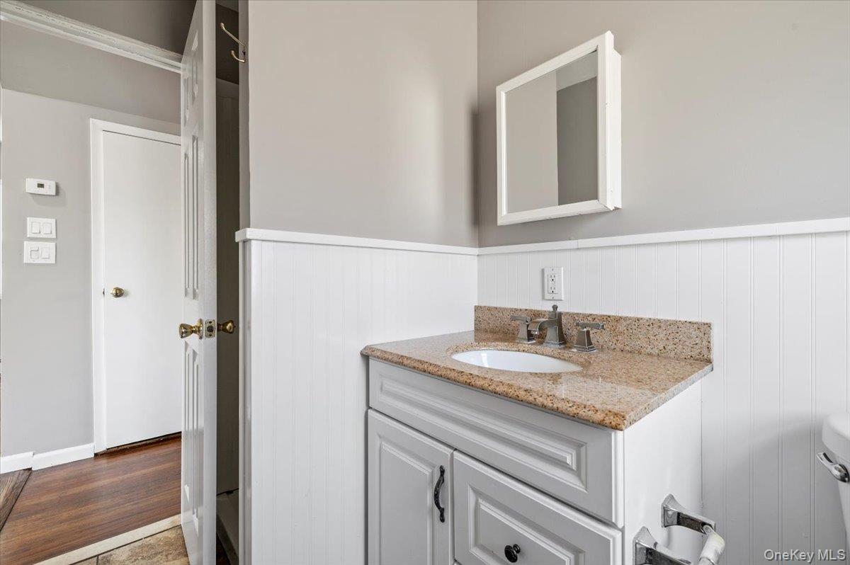 10 Dart Street, East Rockaway, NY 11518