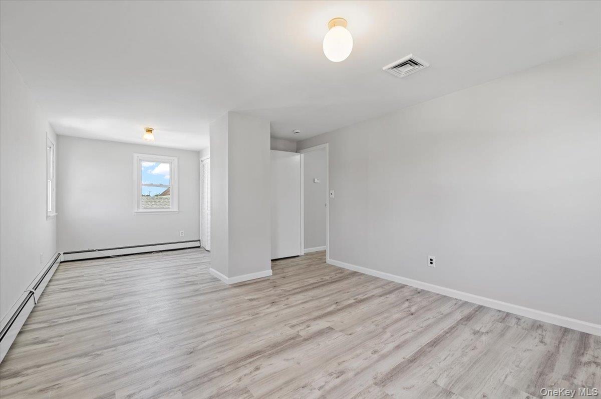 10 Dart Street, East Rockaway, NY 11518