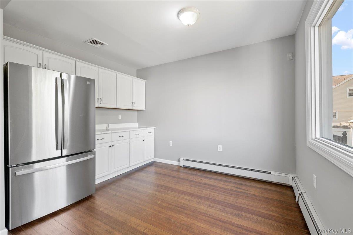 10 Dart Street, East Rockaway, NY 11518