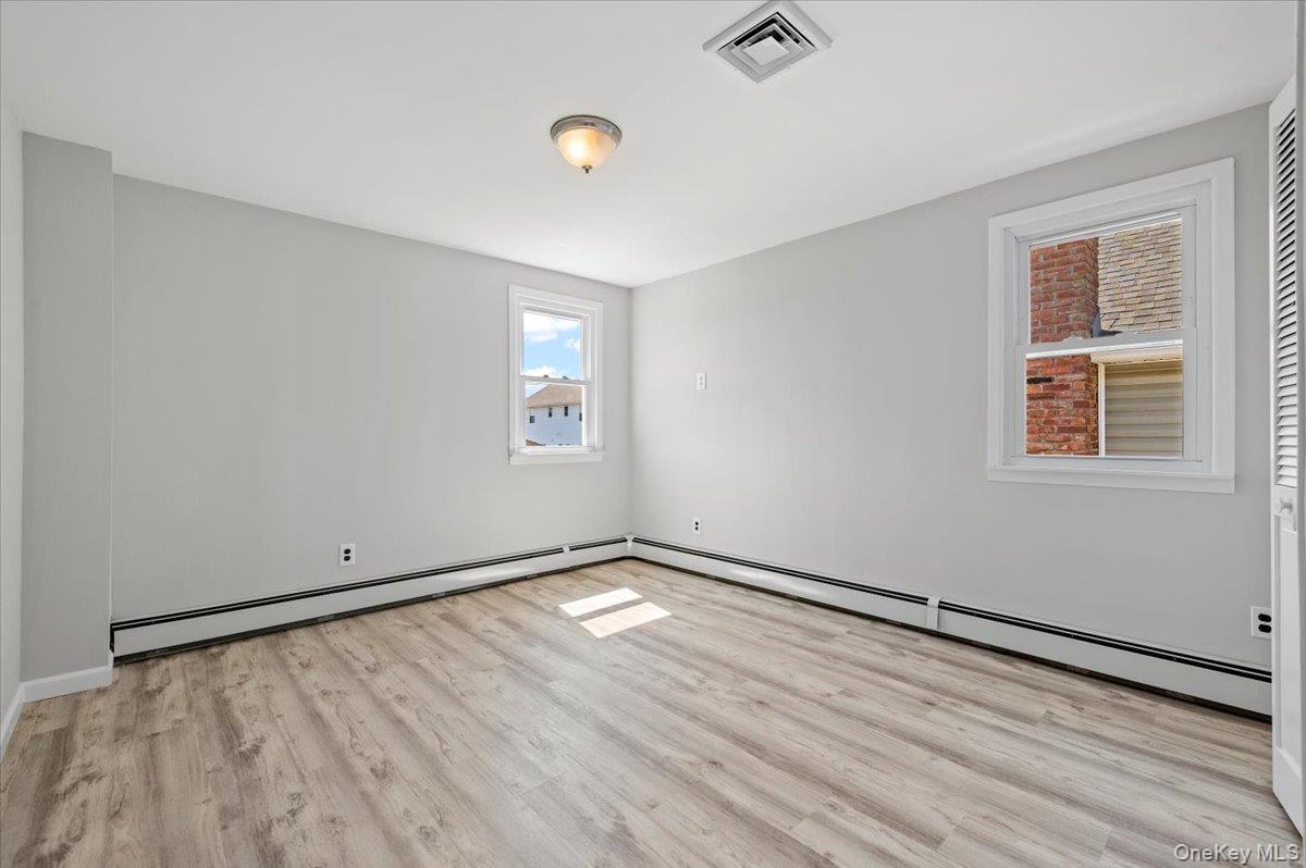 10 Dart Street, East Rockaway, NY 11518