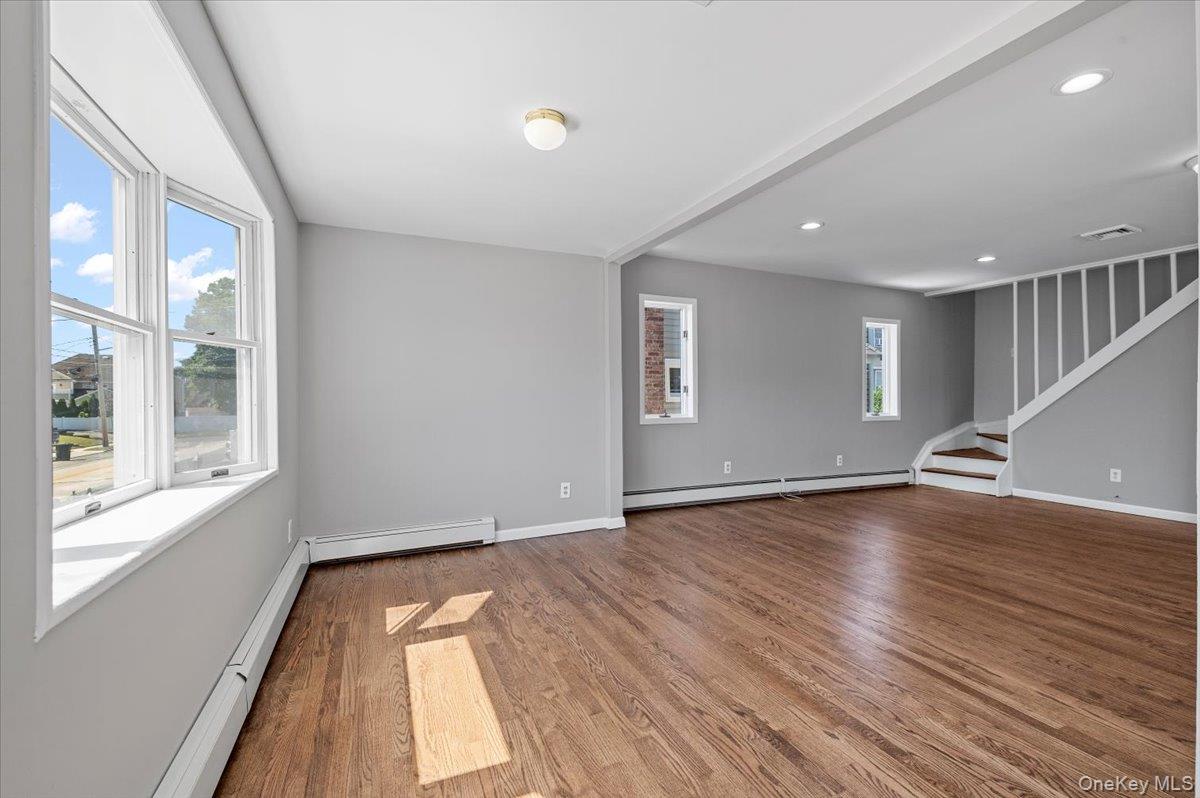 10 Dart Street, East Rockaway, NY 11518