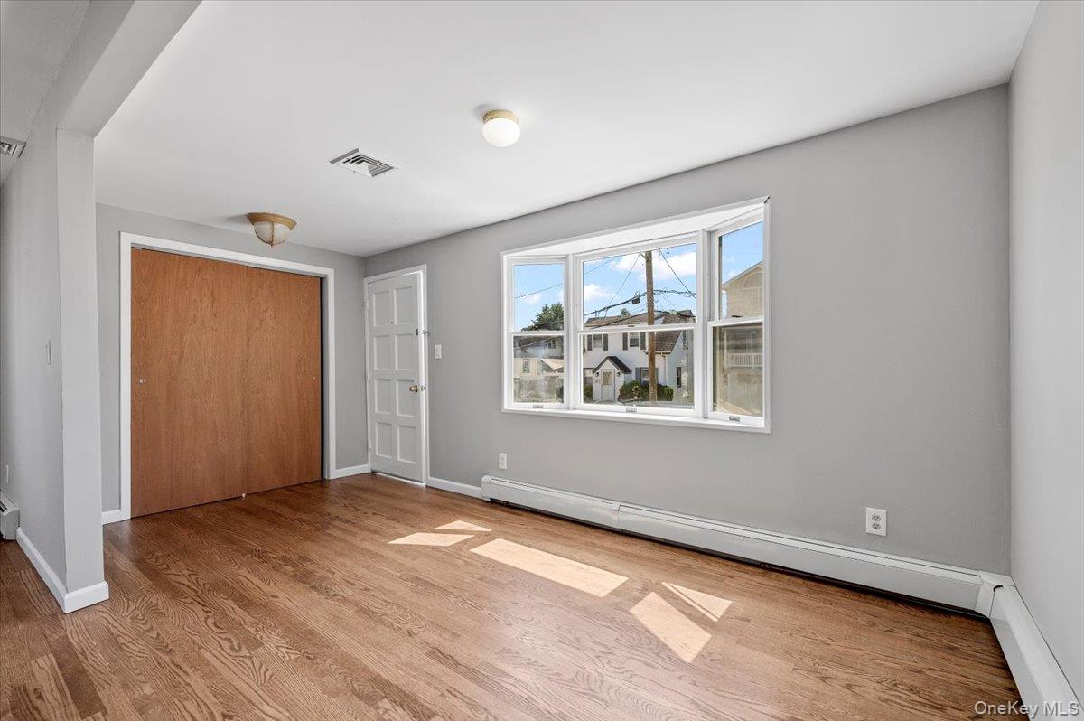 10 Dart Street, East Rockaway, NY 11518