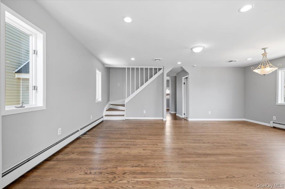 10 Dart Street, East Rockaway, NY 11518