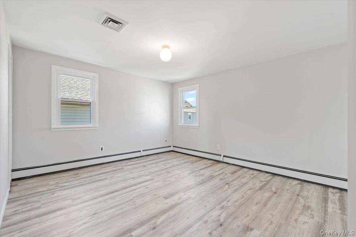 10 Dart Street, East Rockaway, NY 11518