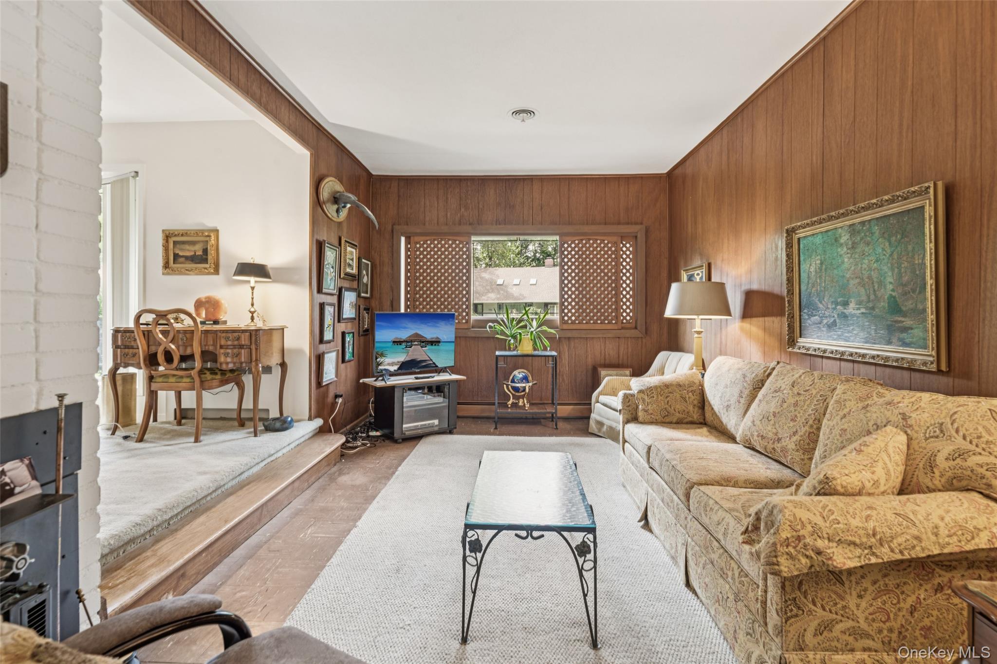 75 Mimosa Drive, Roslyn, NY 11576