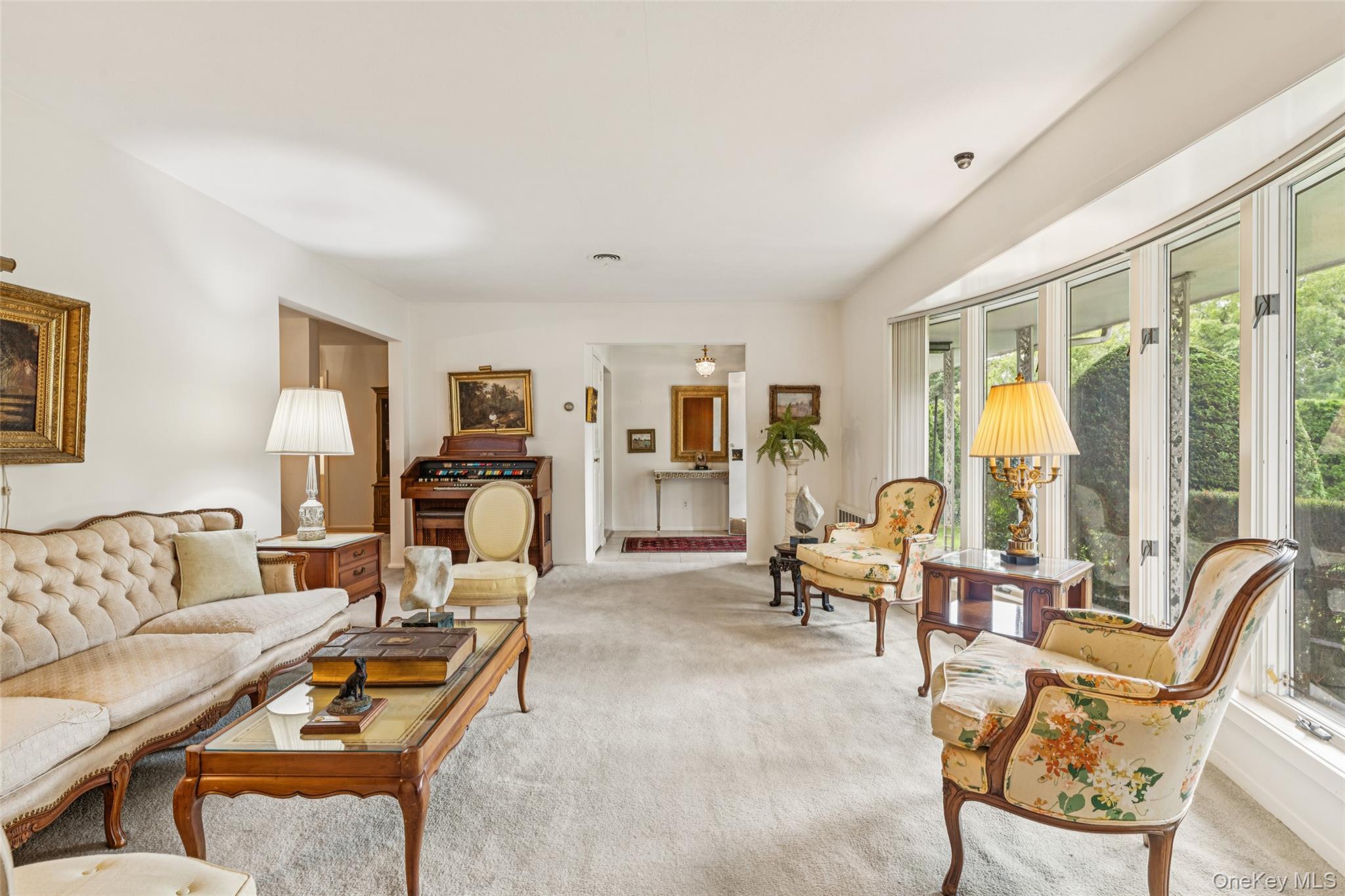 75 Mimosa Drive, Roslyn, NY 11576