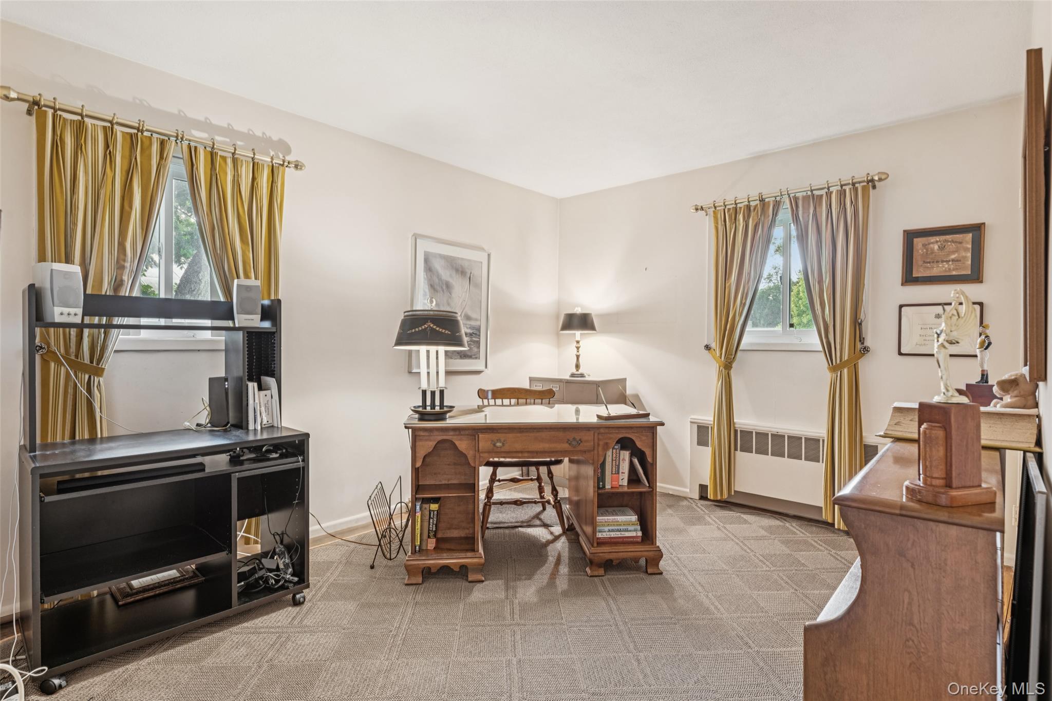 75 Mimosa Drive, Roslyn, NY 11576