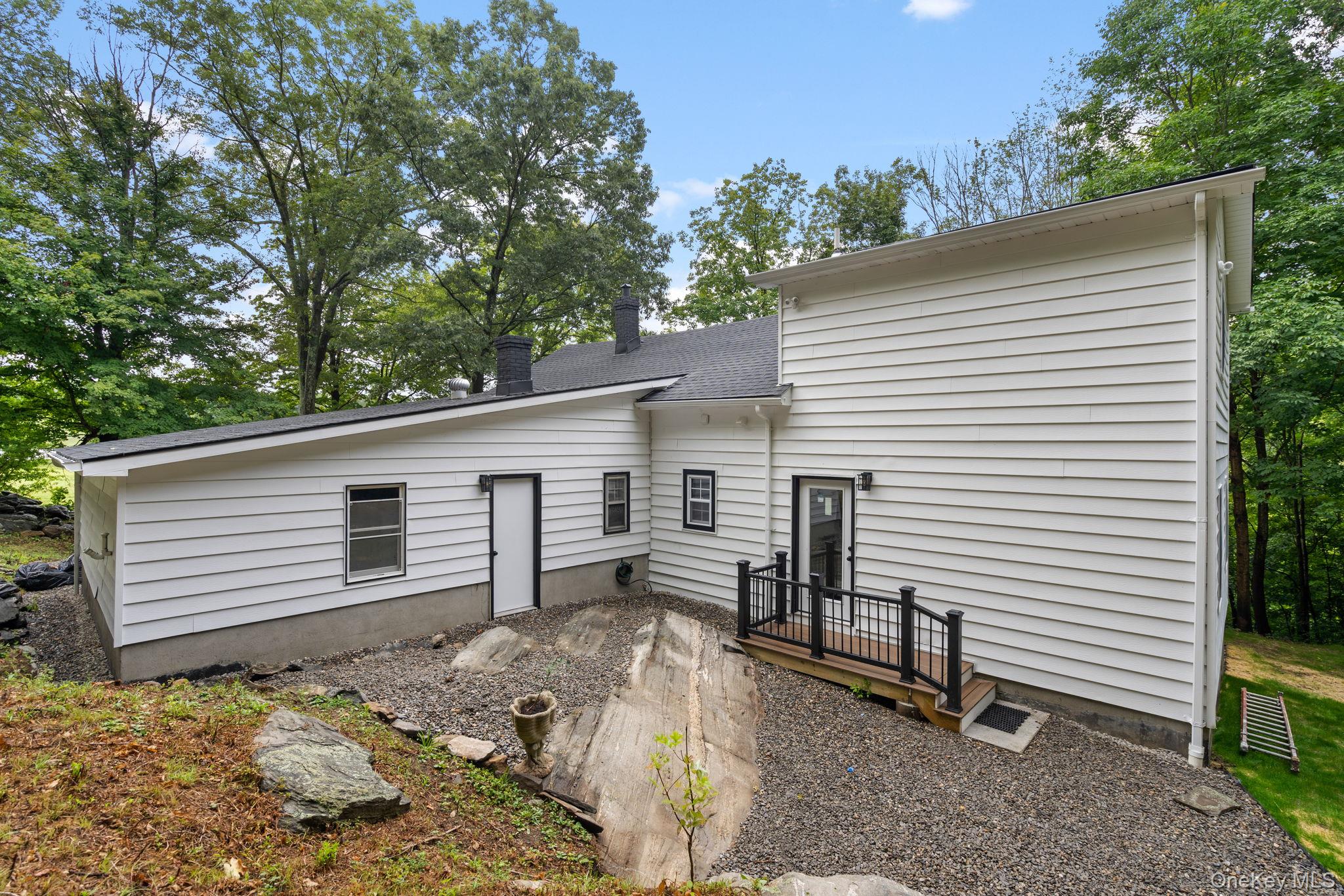 408 Hosner Mountain Road, Stormville, NY 12582