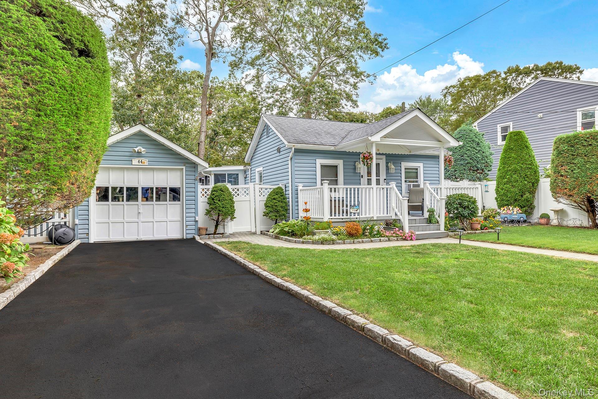 44 Lexington Avenue, Patchogue, NY 11772