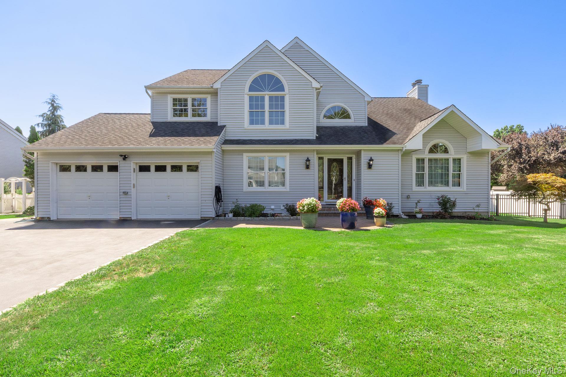 106 Glenrich Drive S, Saint James, NY 11780