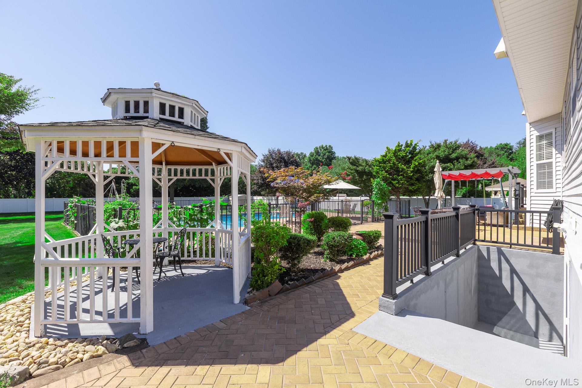 106 Glenrich Drive S, Saint James, NY 11780