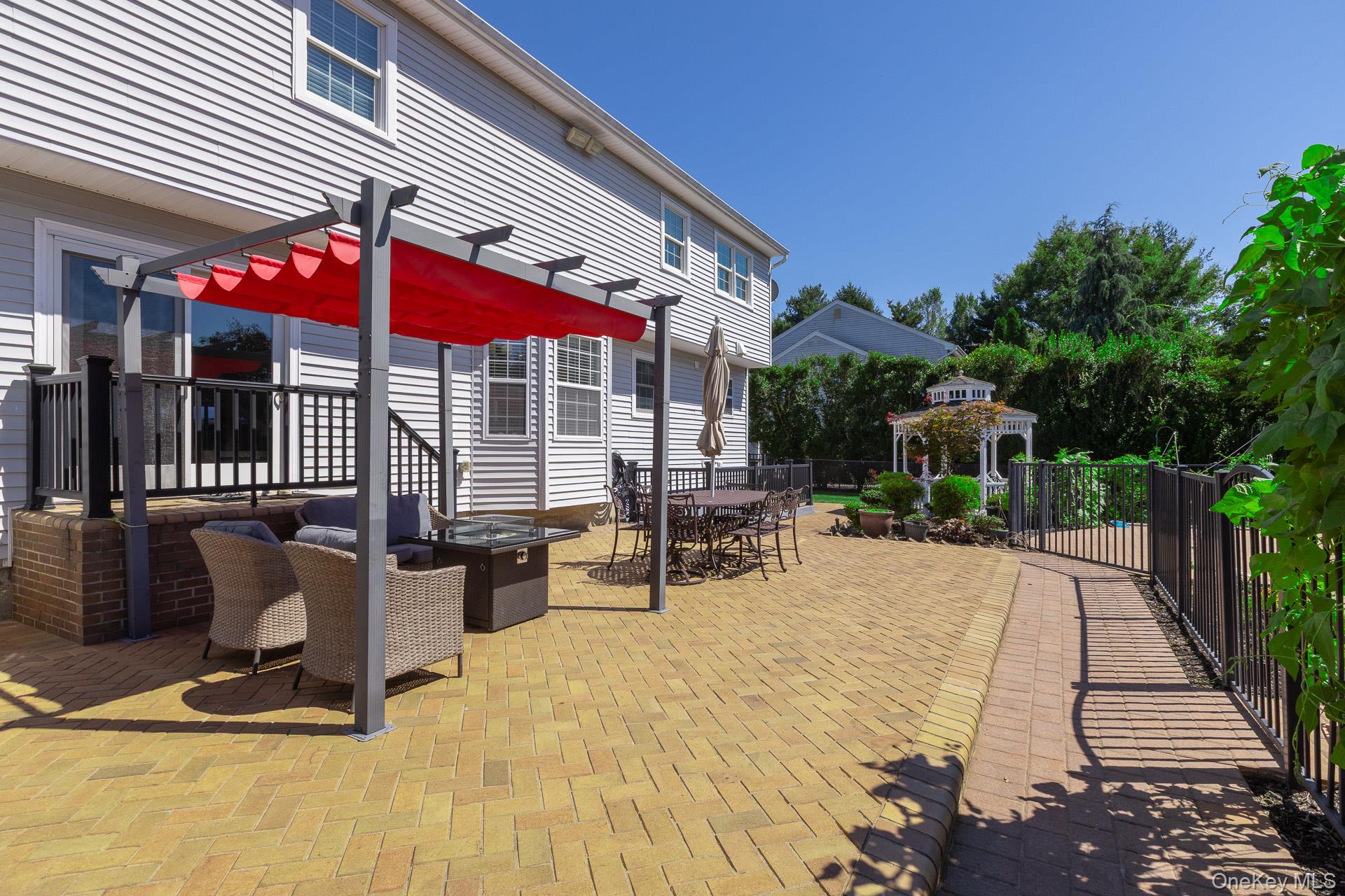 106 Glenrich Drive S, Saint James, NY 11780