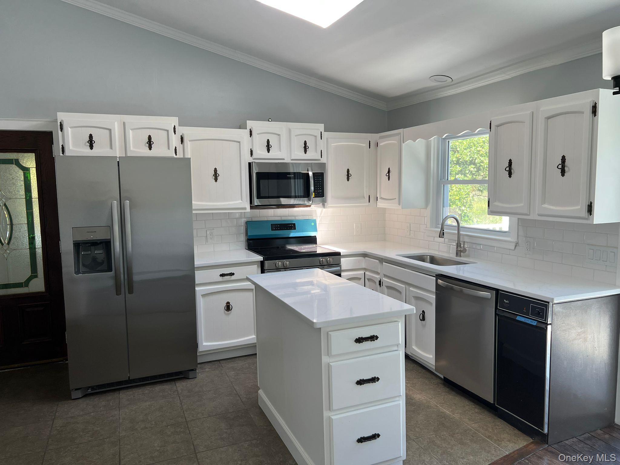 34 Glenacom Road, Mahopac, NY 10541