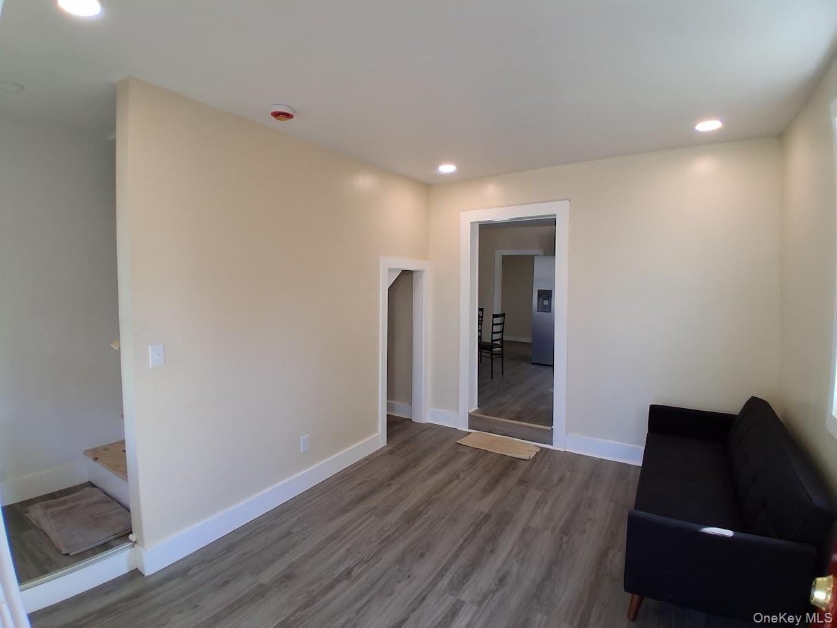 12 Tobacco Lane, Red Hook, NY 12571