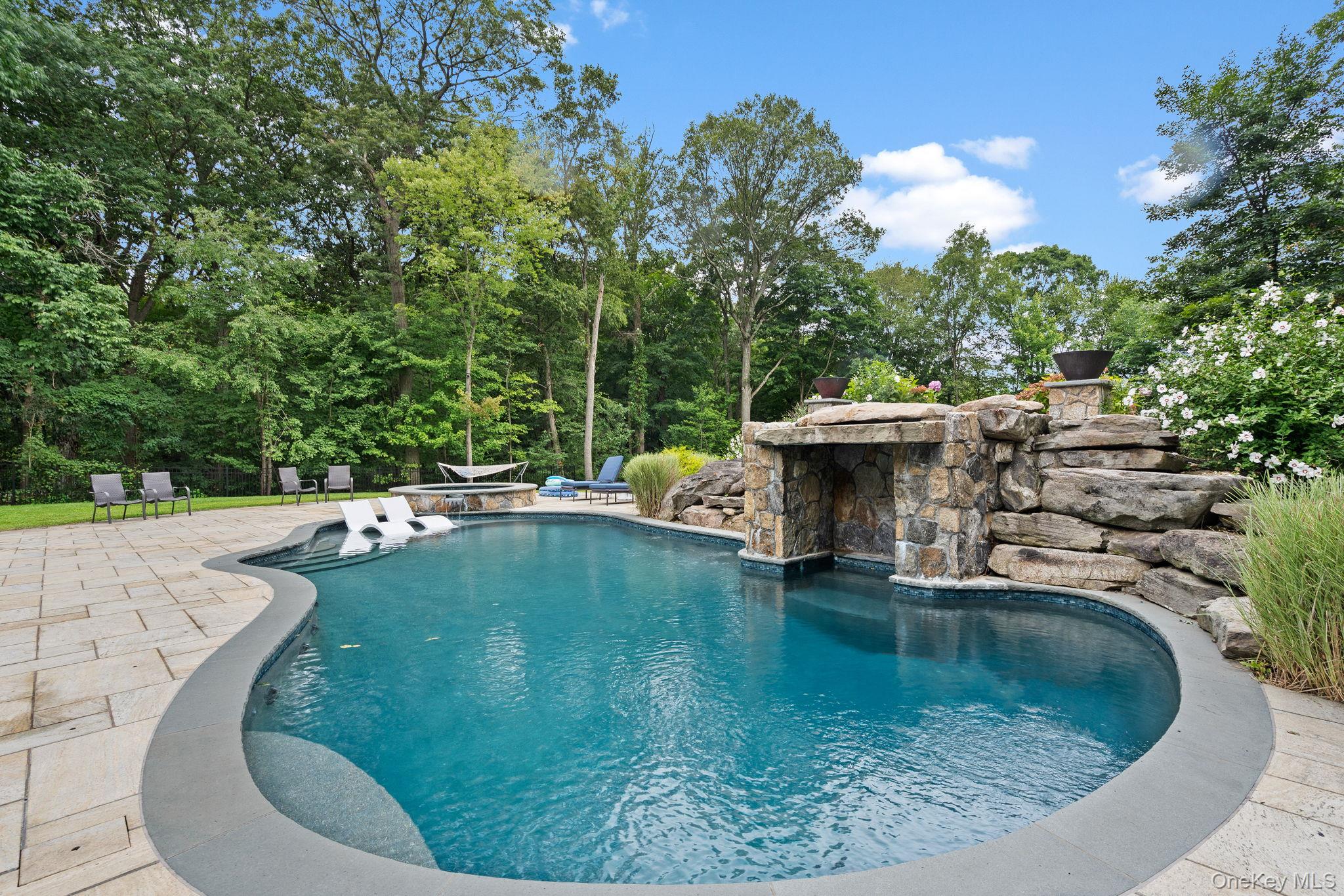 20 Stonewall Circle, West Harrison, NY 10604