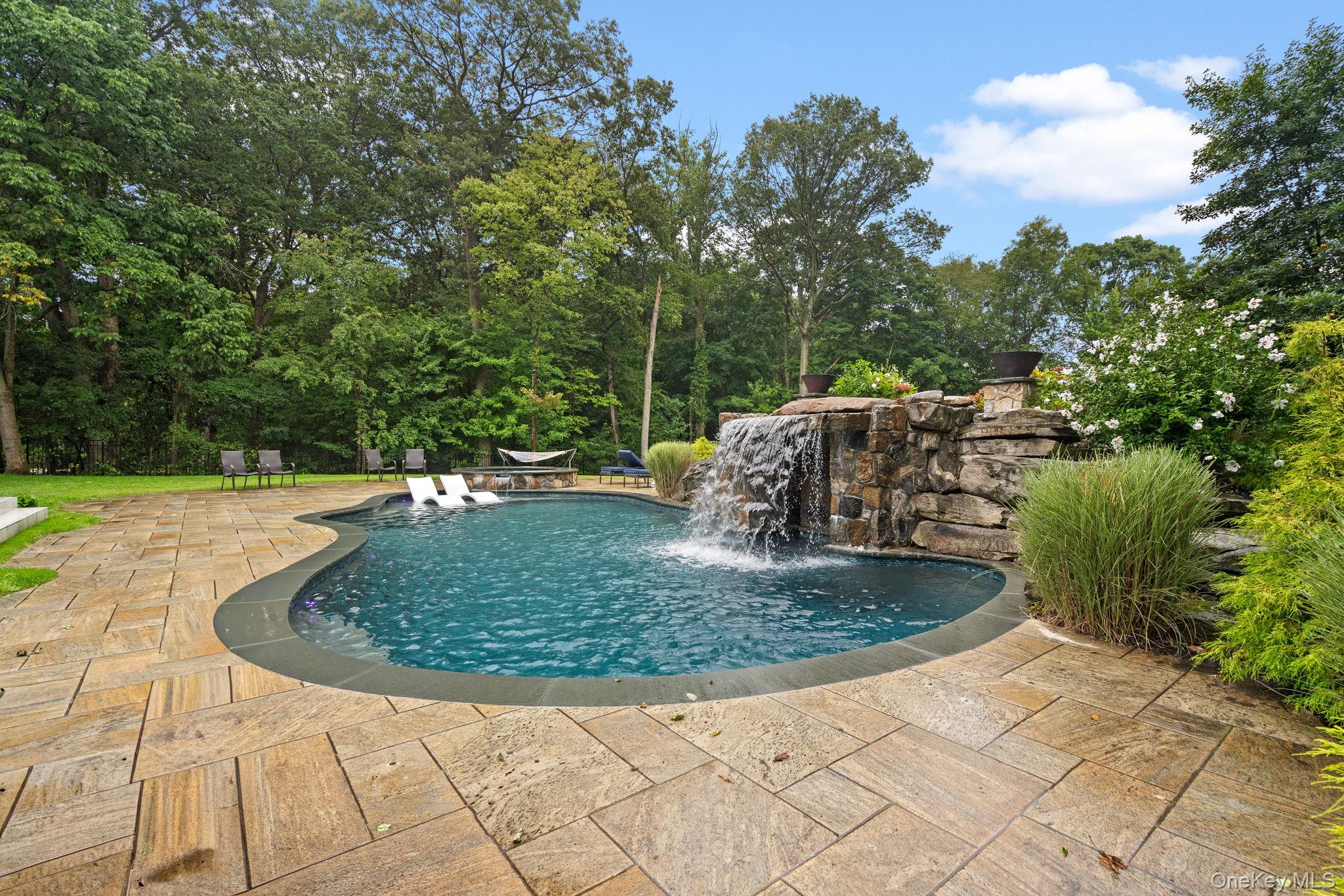 20 Stonewall Circle, West Harrison, NY 10604