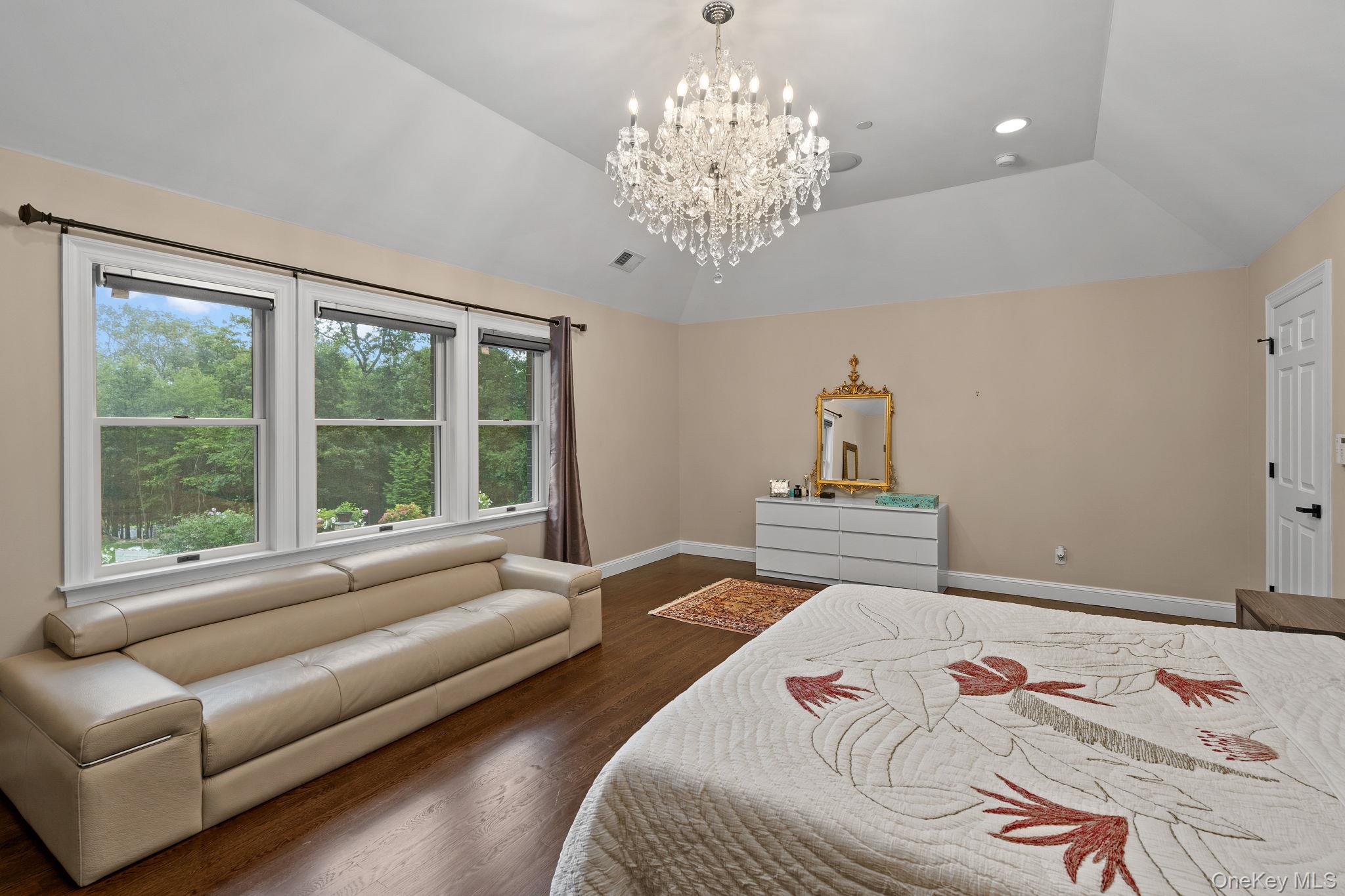 20 Stonewall Circle, West Harrison, NY 10604