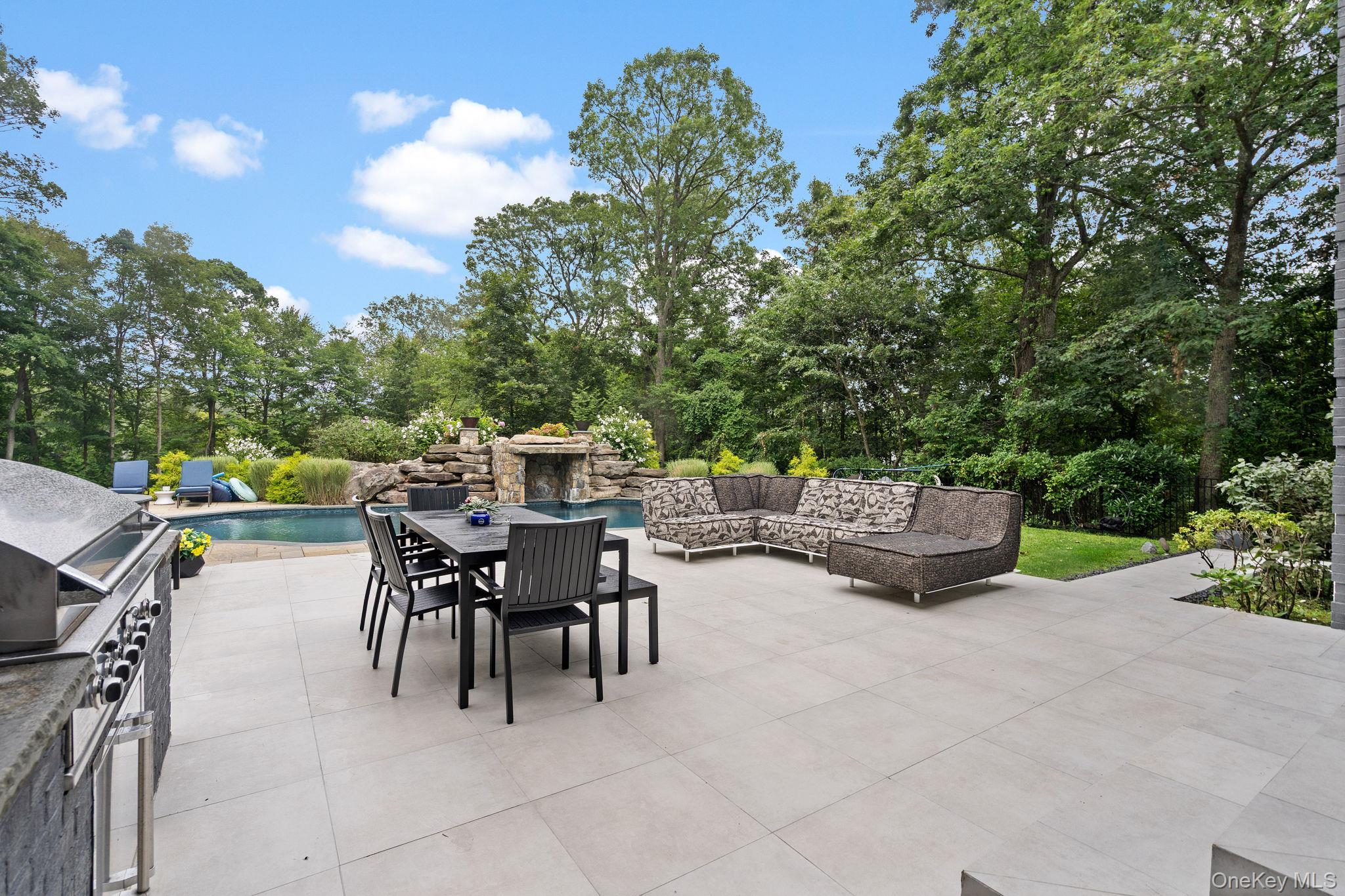 20 Stonewall Circle, West Harrison, NY 10604