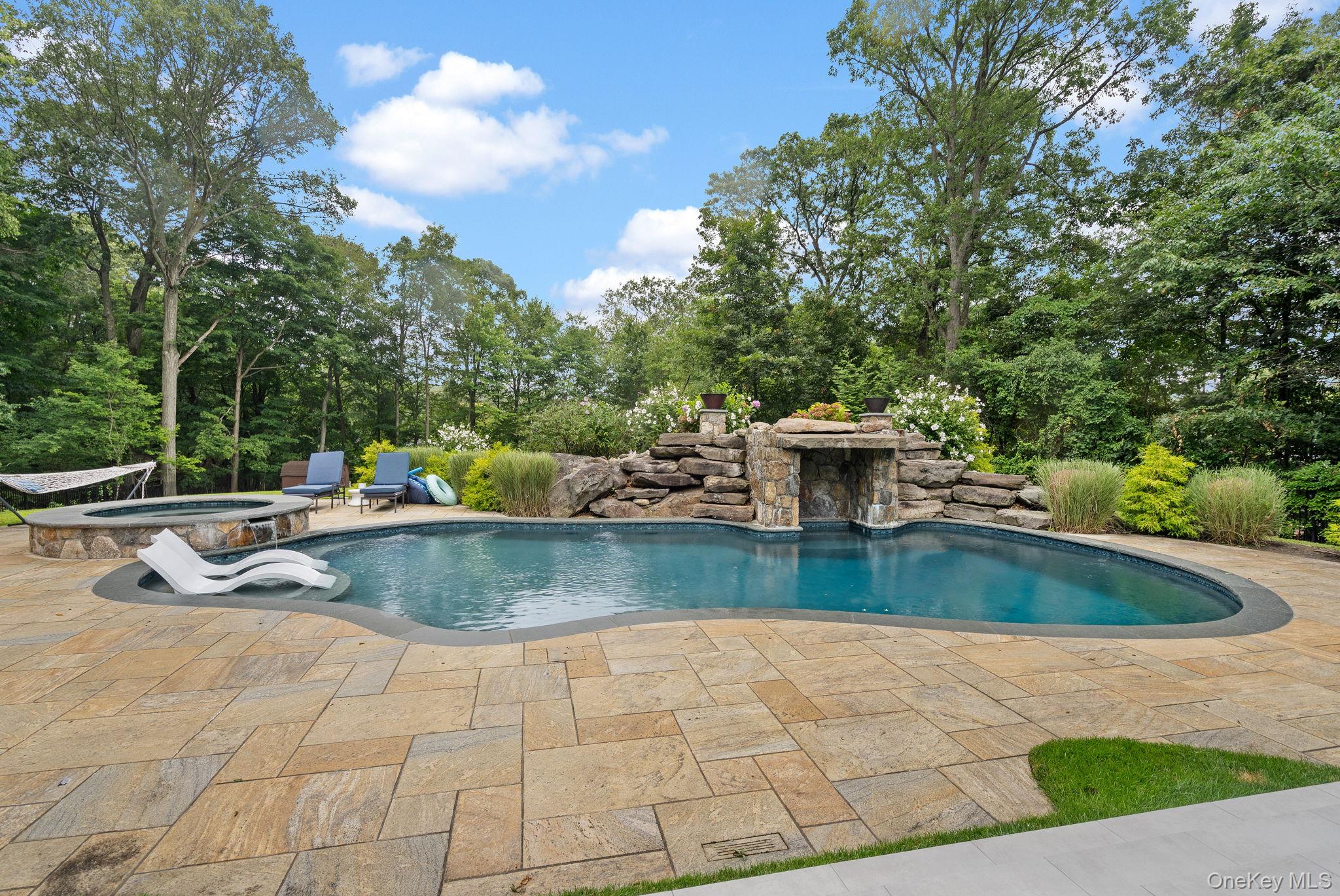 20 Stonewall Circle, West Harrison, NY 10604