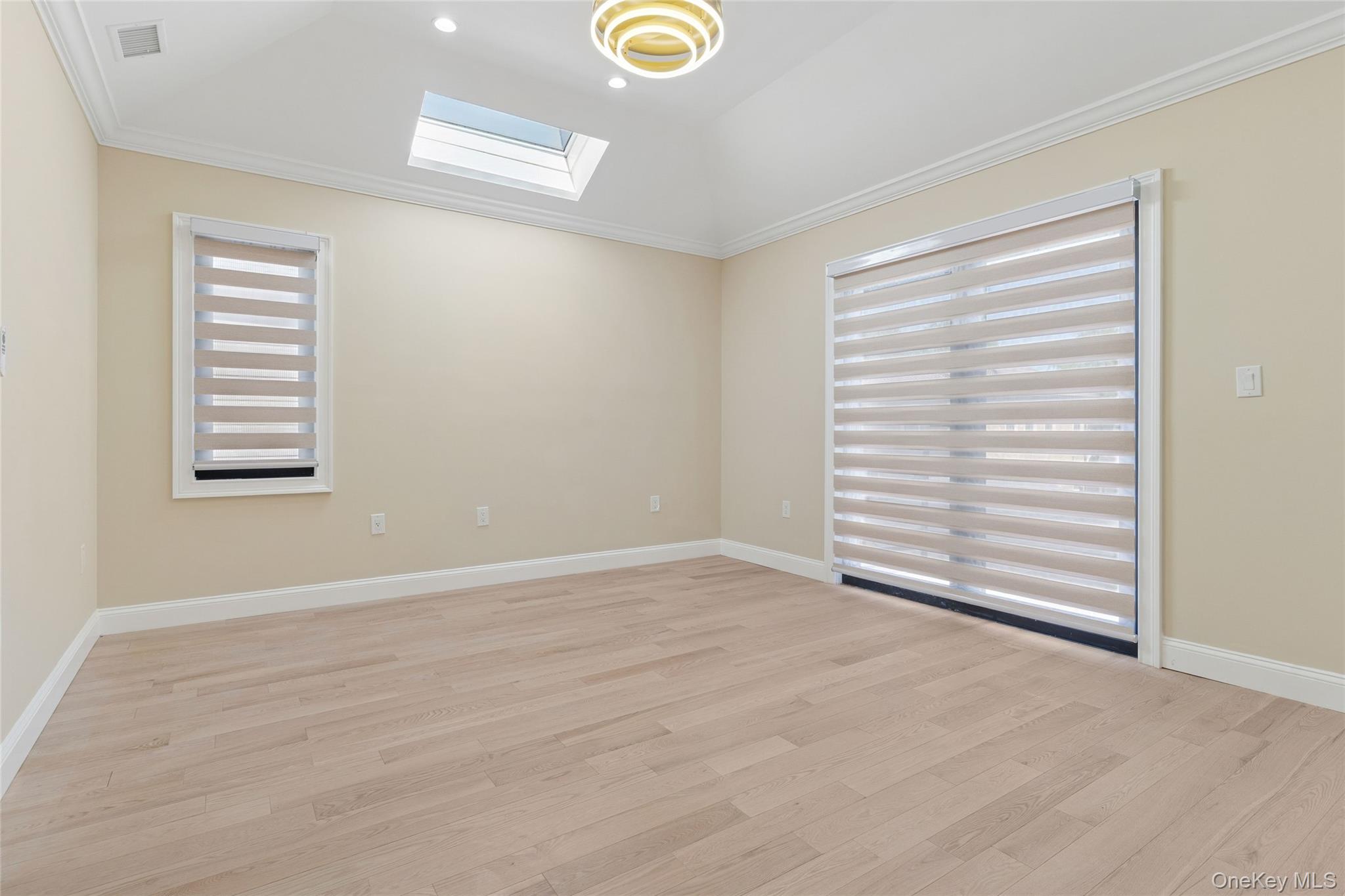 81-25 265th Street, Glen Oaks, NY 11004