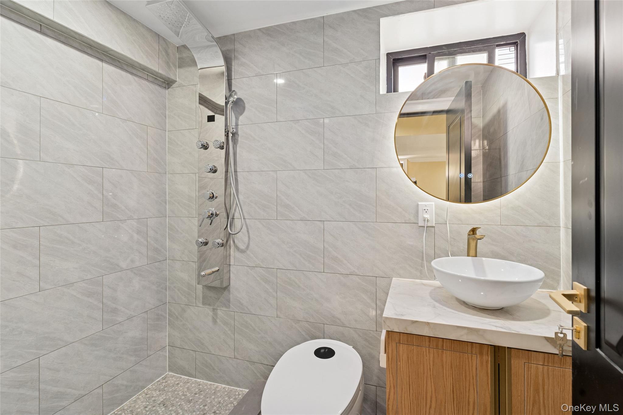 81-25 265th Street, Glen Oaks, NY 11004