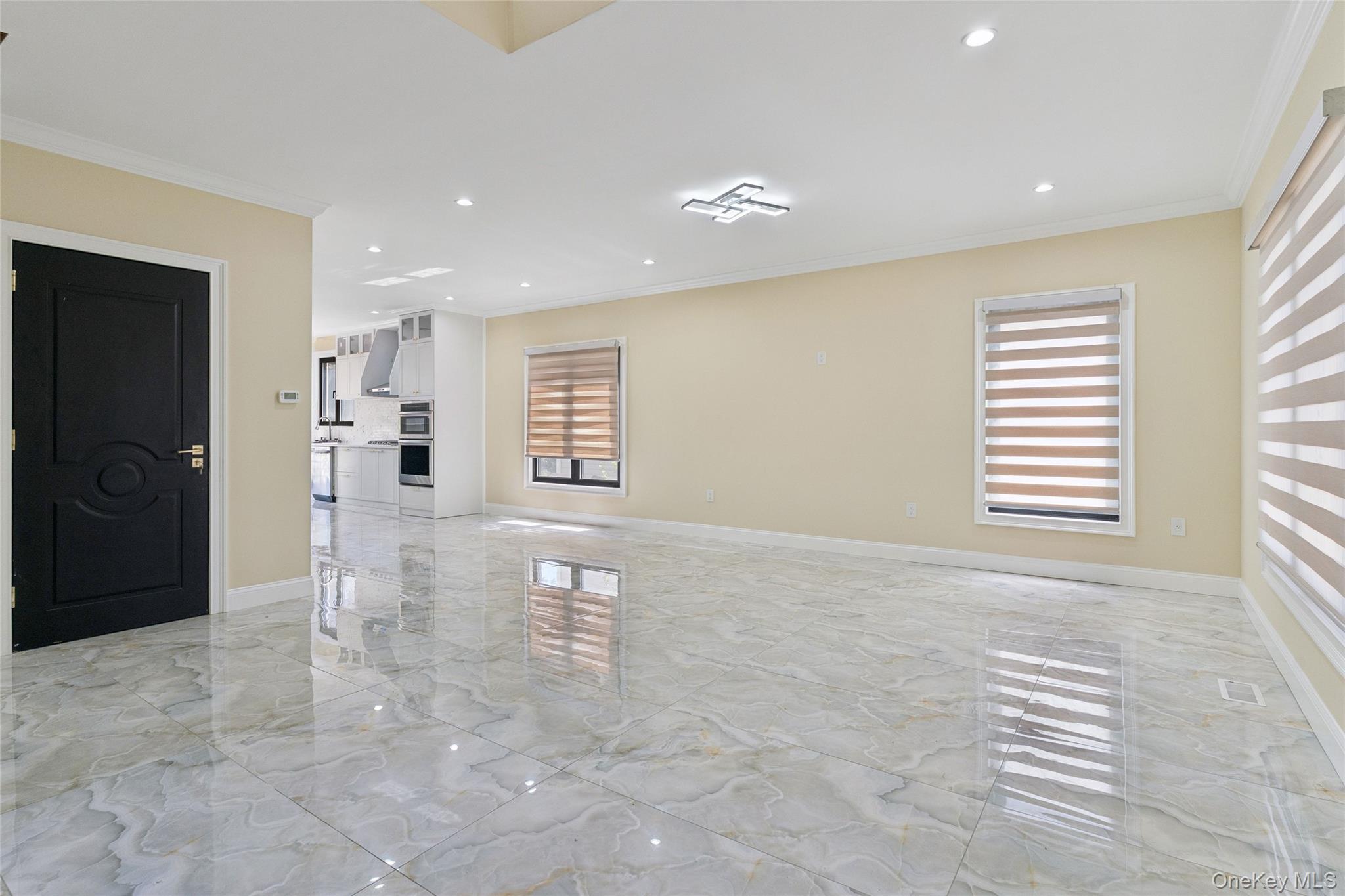 81-25 265th Street, Glen Oaks, NY 11004